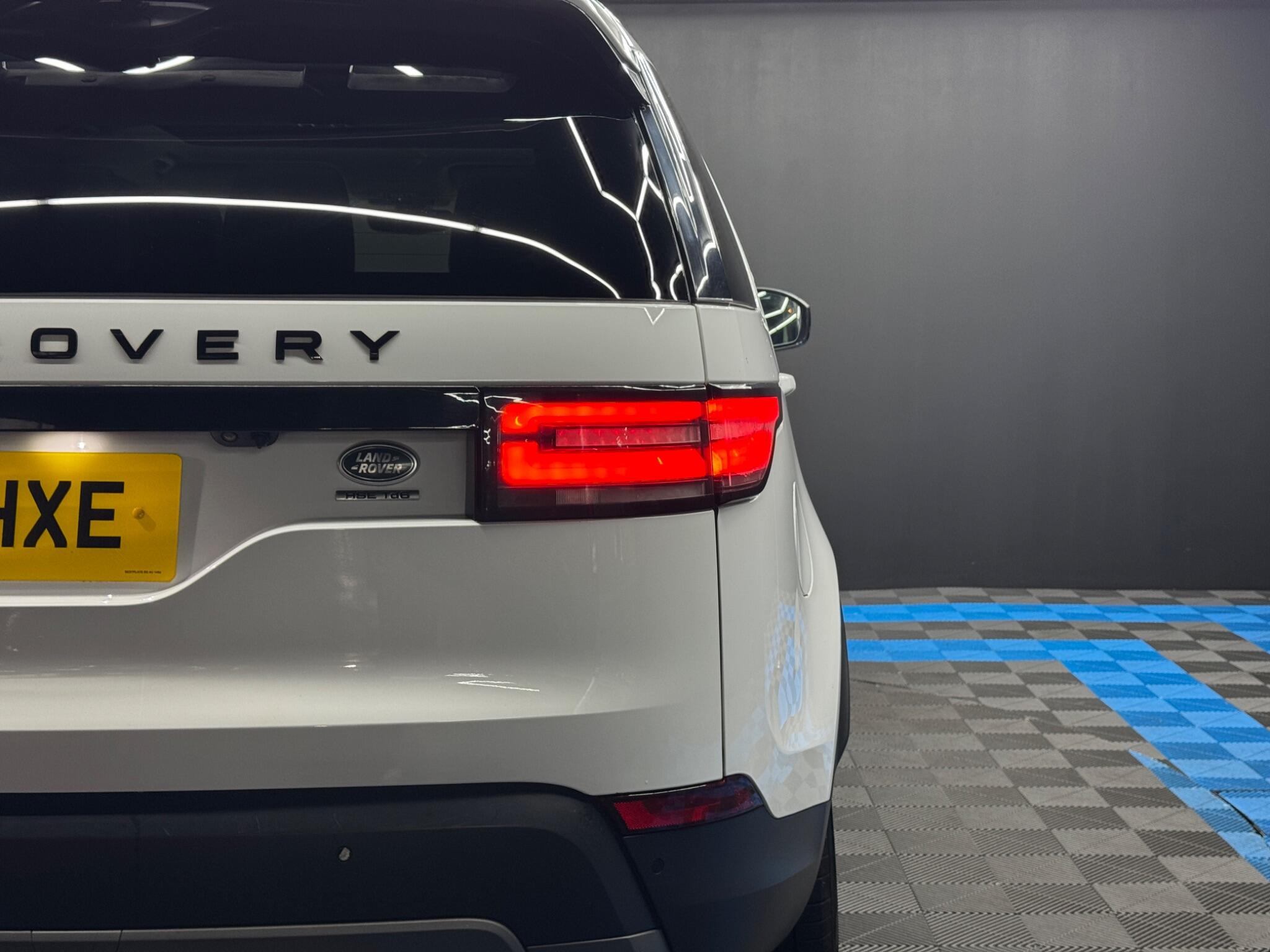 Land Rover DISCOVERY 3.0 TD V6 HSE Auto 4WD Euro 6 (s/s) 5dr 5dr Automatic 2026