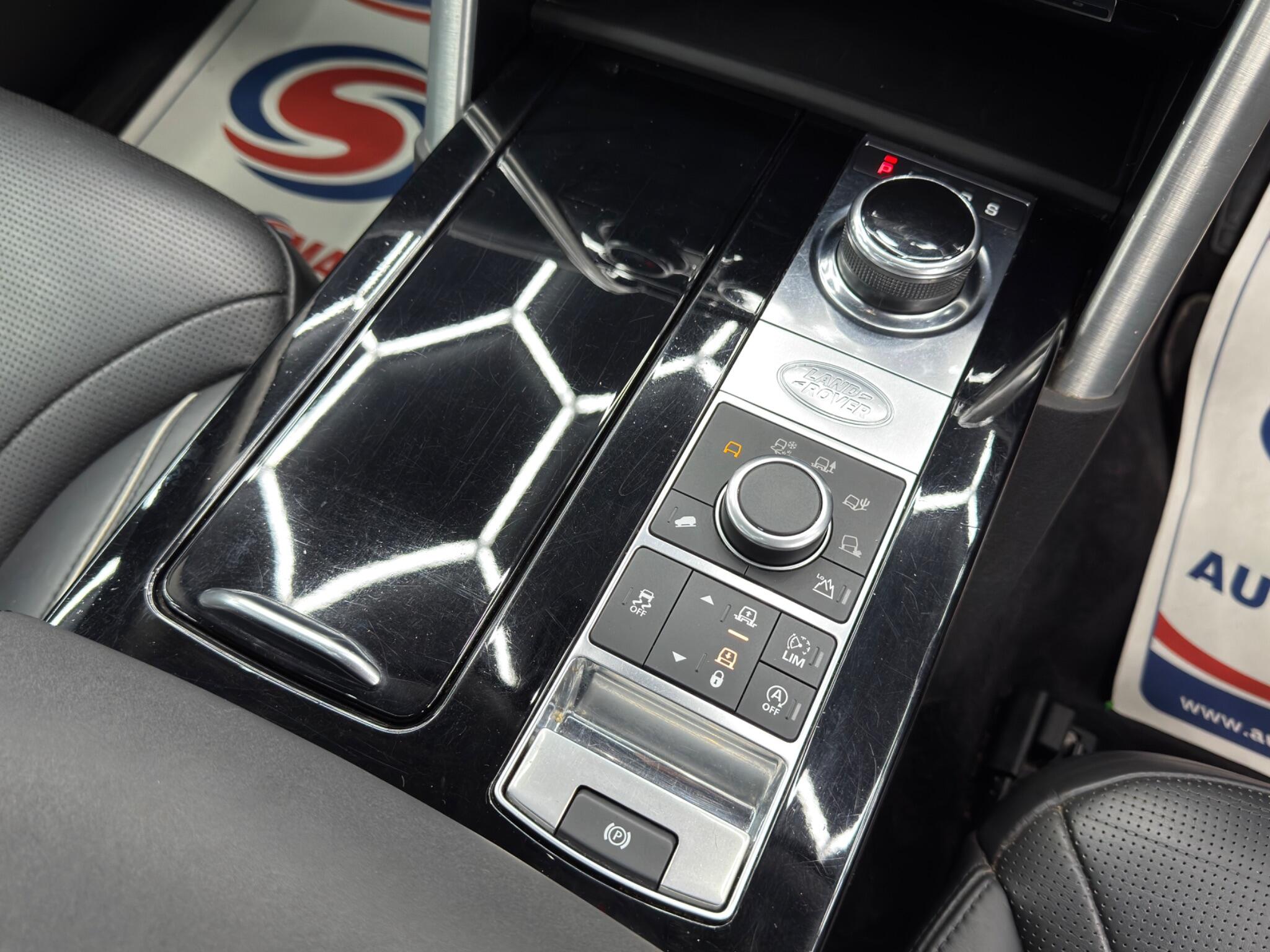 Land Rover DISCOVERY 3.0 TD V6 HSE Auto 4WD Euro 6 (s/s) 5dr 5dr Automatic 2026