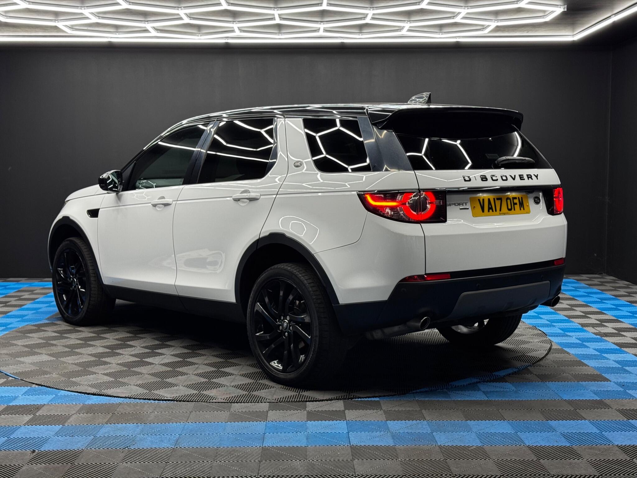 Land Rover Discovery Sport 2.0 TD4 HSE Black Auto 4WD Euro 6 (s/s) 5dr 5dr Automatic 2025