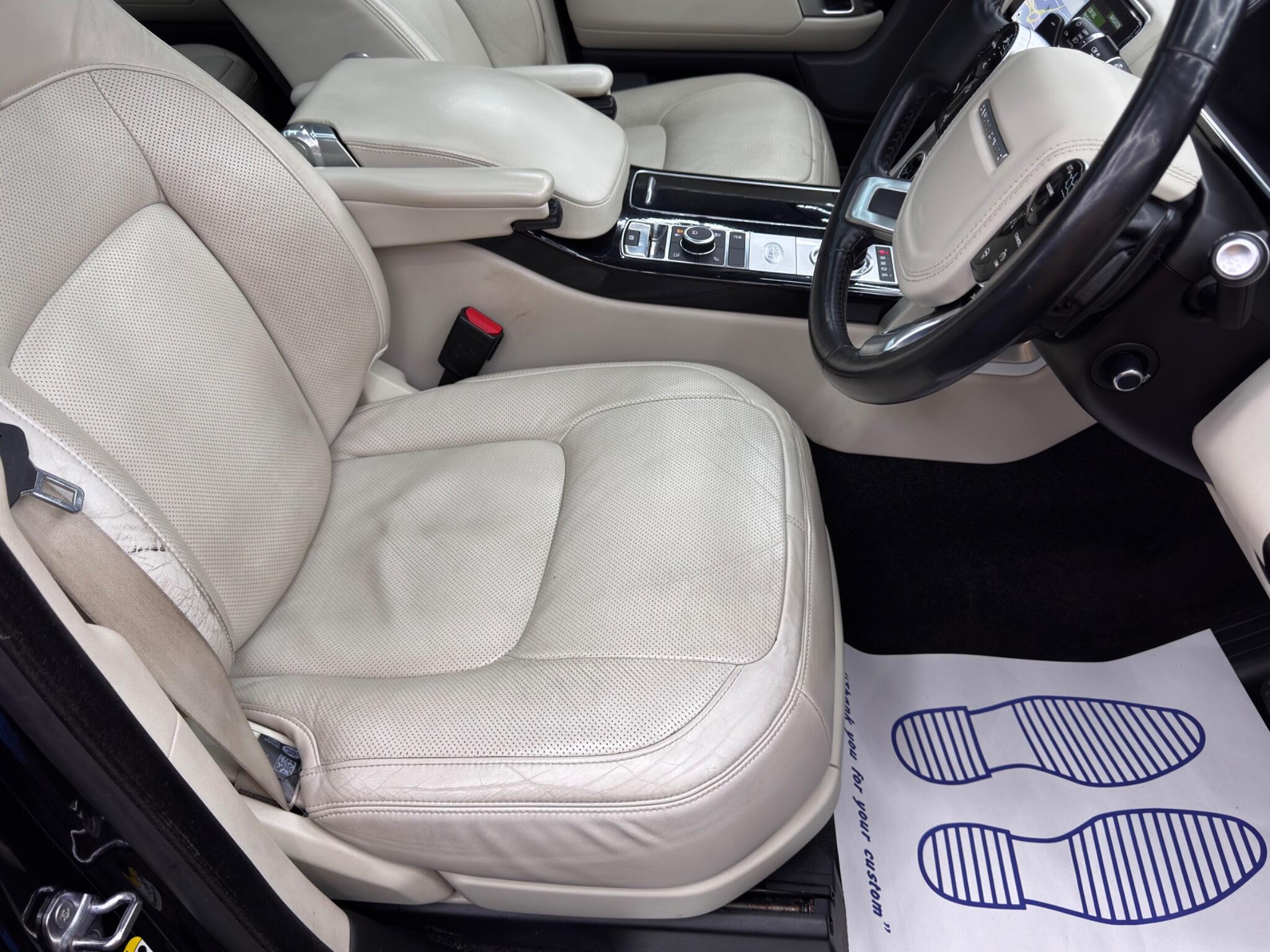 Land Rover Range Rover 3.0 SD V6 Vogue Auto 4WD Euro 6 (s/s) 5dr 5dr Automatic 2025