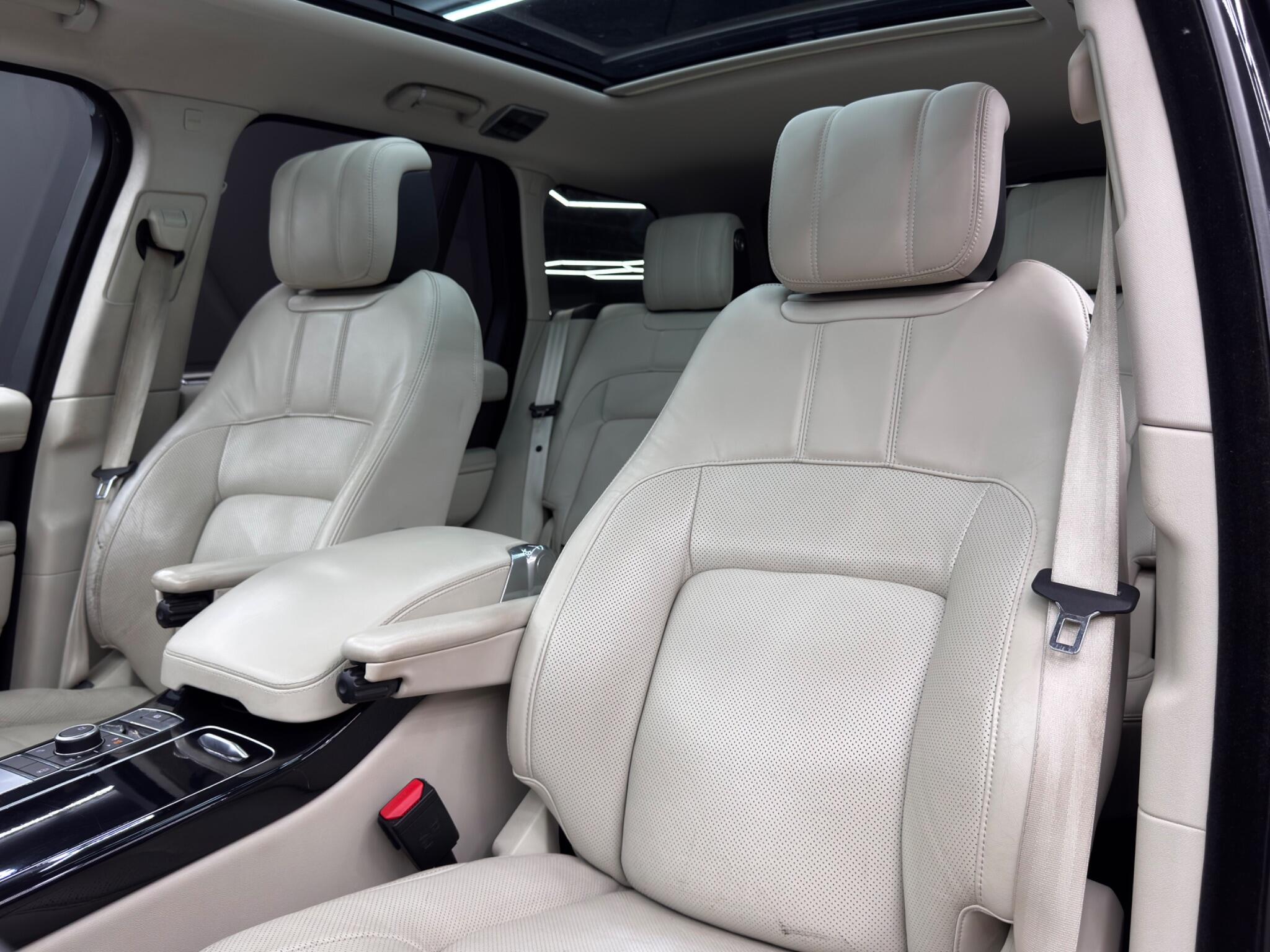 Land Rover Range Rover 3.0 SD V6 Vogue Auto 4WD Euro 6 (s/s) 5dr 5dr Automatic 2025