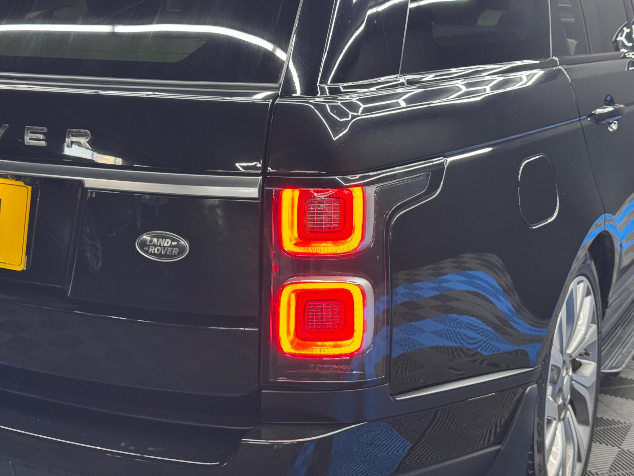 Land Rover Range Rover 3.0 SD V6 Vogue Auto 4WD Euro 6 (s/s) 5dr 5dr Automatic 2025