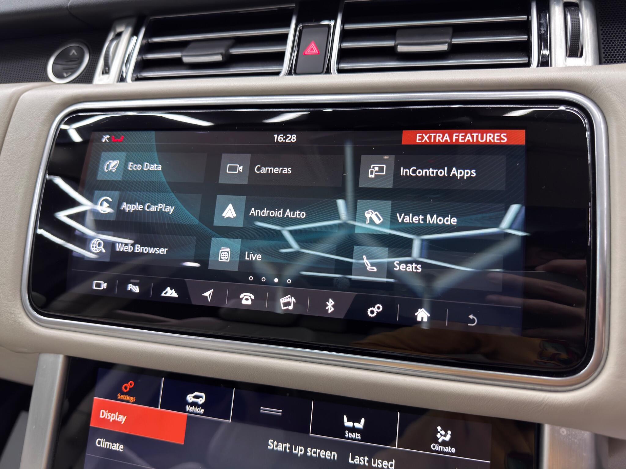 Land Rover Range Rover 3.0 SD V6 Vogue Auto 4WD Euro 6 (s/s) 5dr 5dr Automatic 2025