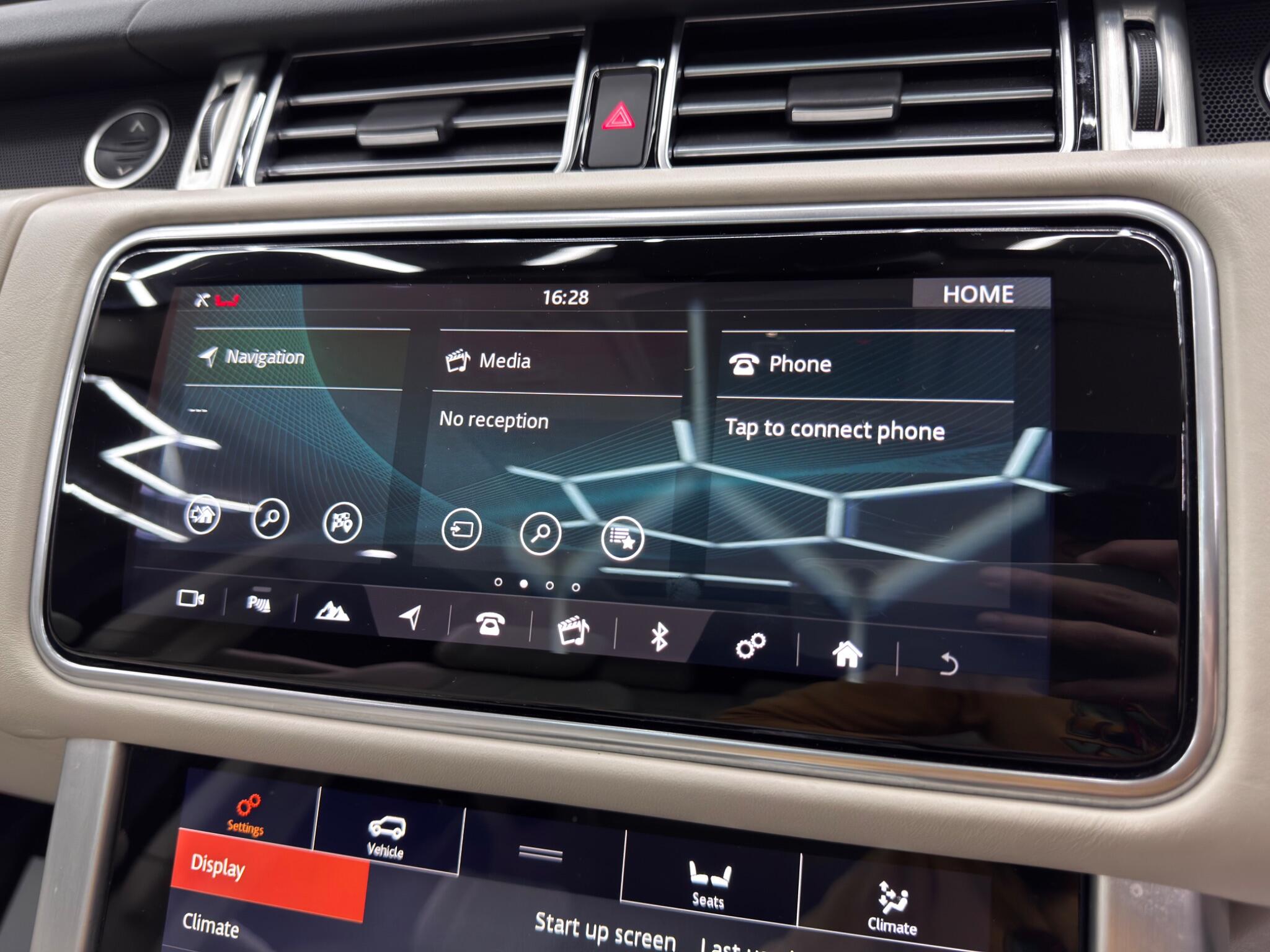 Land Rover Range Rover 3.0 SD V6 Vogue Auto 4WD Euro 6 (s/s) 5dr 5dr Automatic 2025