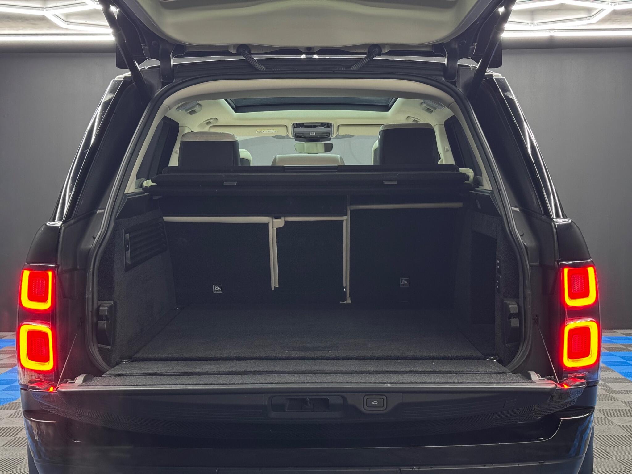 Land Rover Range Rover 3.0 SD V6 Vogue Auto 4WD Euro 6 (s/s) 5dr 5dr Automatic 2025