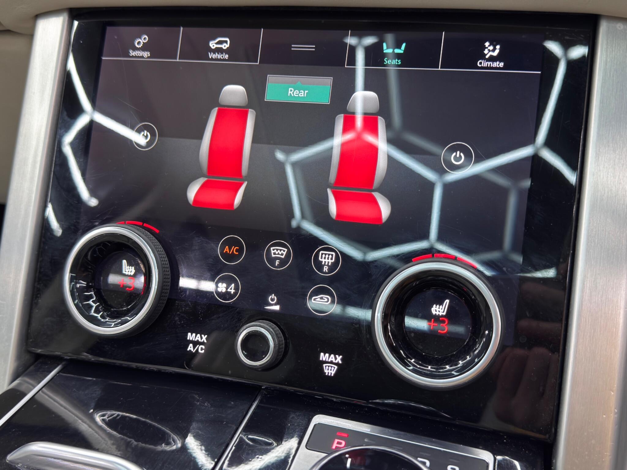 Land Rover Range Rover 3.0 SD V6 Vogue Auto 4WD Euro 6 (s/s) 5dr 5dr Automatic 2025