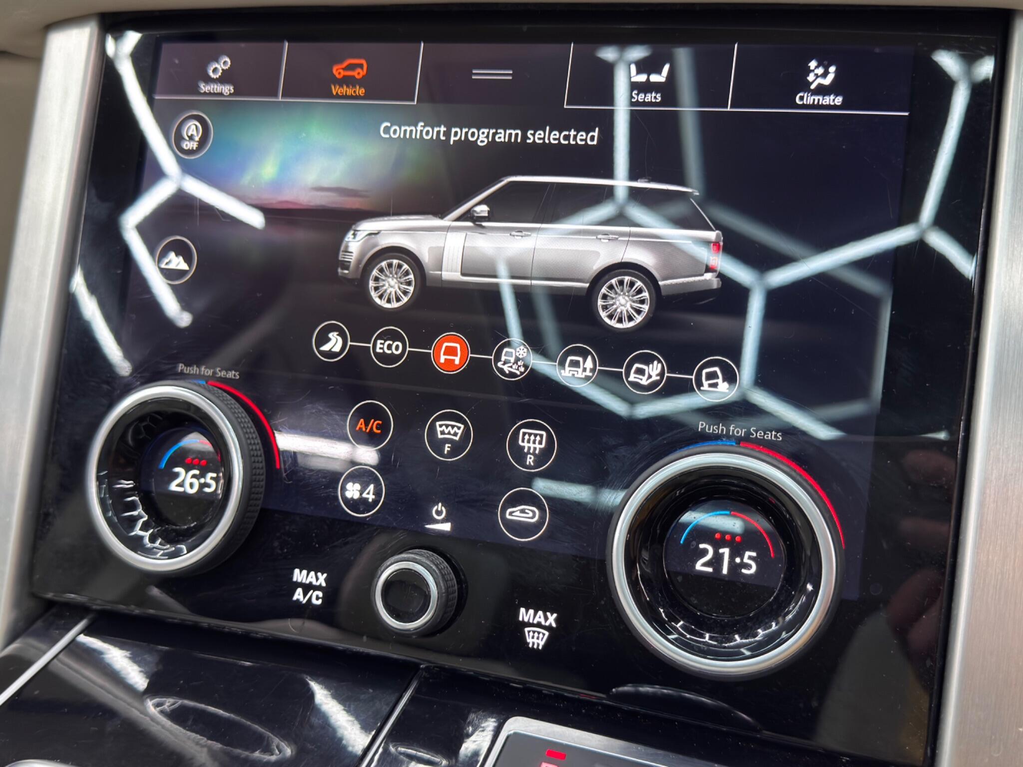 Land Rover Range Rover 3.0 SD V6 Vogue Auto 4WD Euro 6 (s/s) 5dr 5dr Automatic 2025