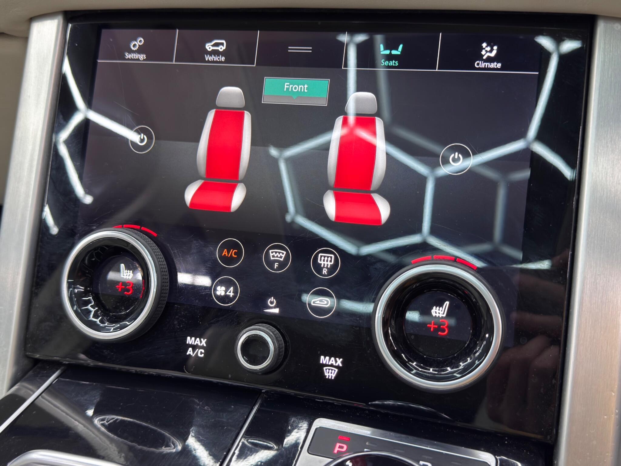 Land Rover Range Rover 3.0 SD V6 Vogue Auto 4WD Euro 6 (s/s) 5dr 5dr Automatic 2025