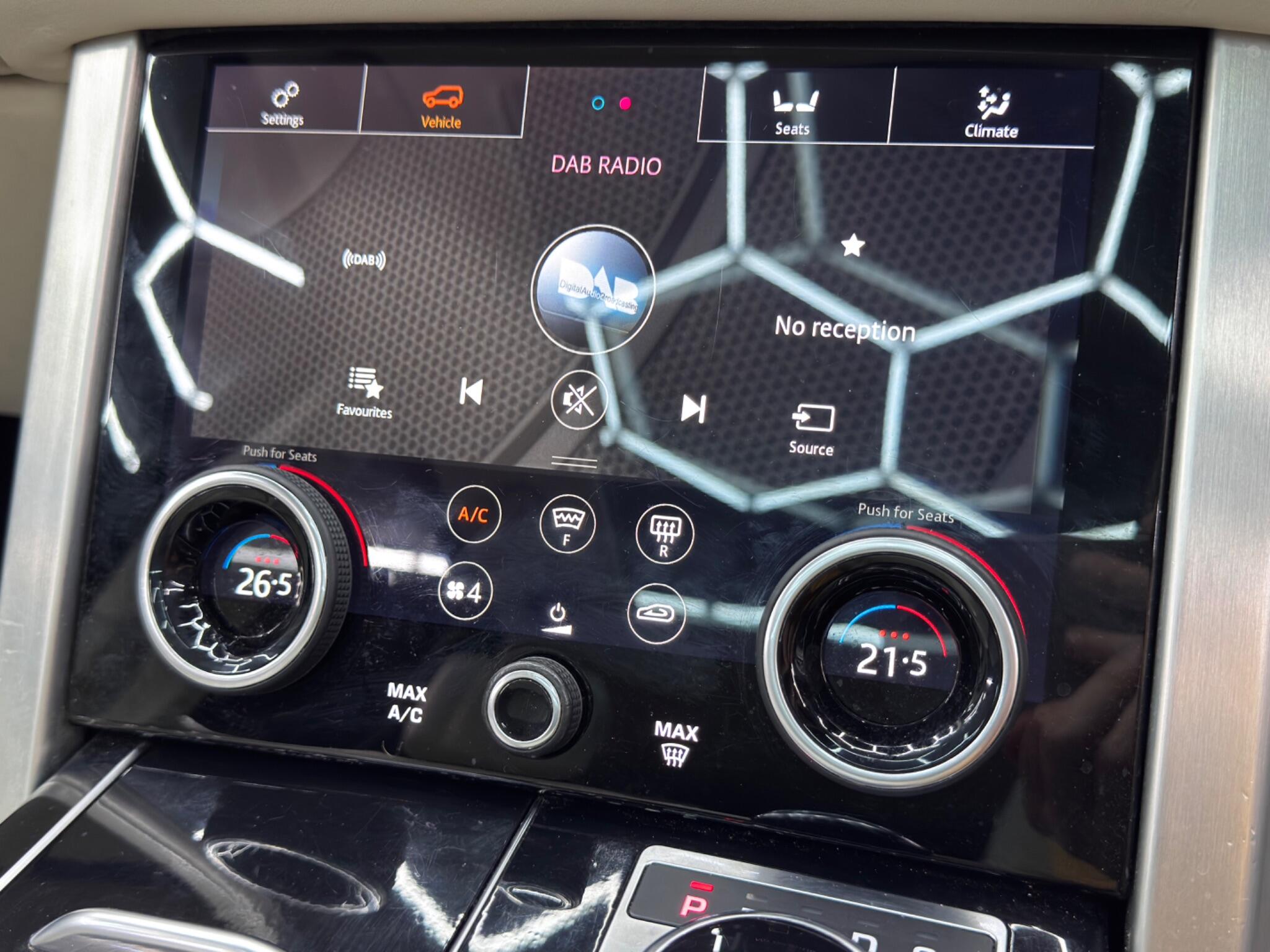 Land Rover Range Rover 3.0 SD V6 Vogue Auto 4WD Euro 6 (s/s) 5dr 5dr Automatic 2025