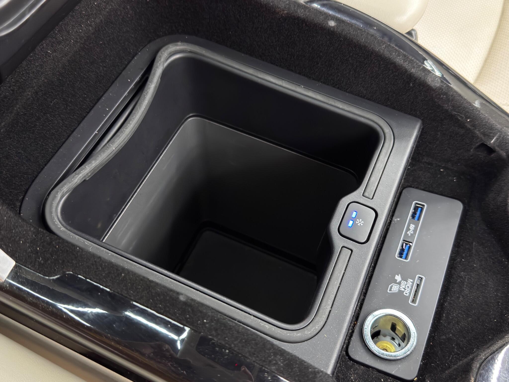 Land Rover Range Rover 3.0 SD V6 Vogue Auto 4WD Euro 6 (s/s) 5dr 5dr Automatic 2025