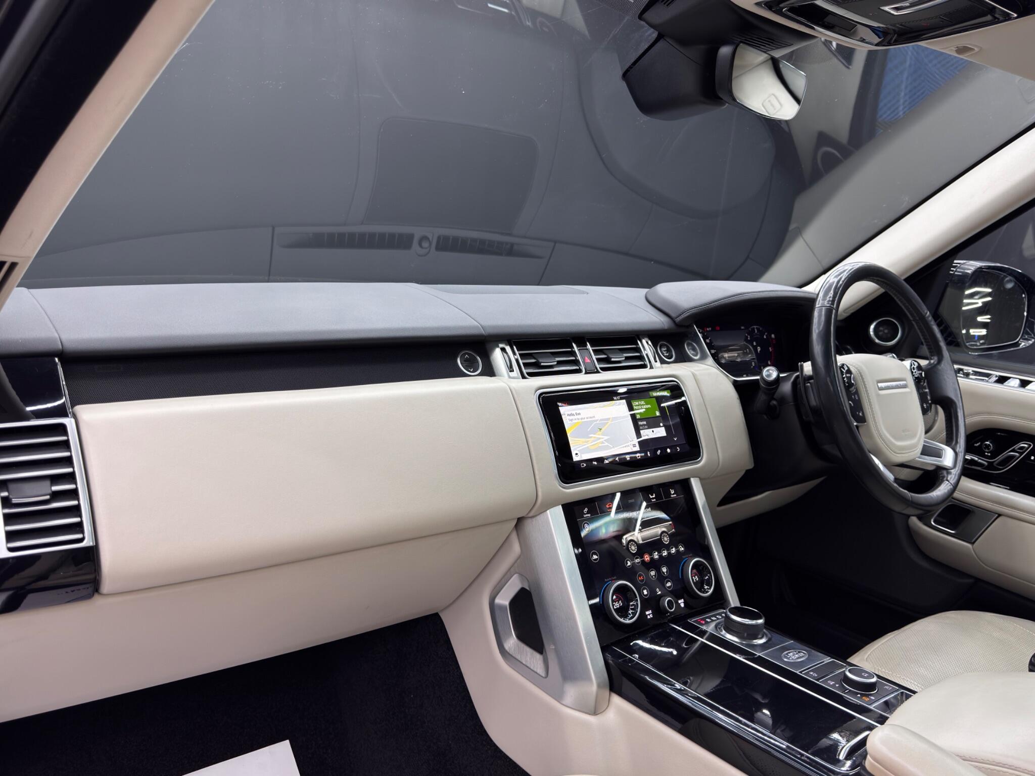 Land Rover Range Rover 3.0 SD V6 Vogue Auto 4WD Euro 6 (s/s) 5dr 5dr Automatic 2025