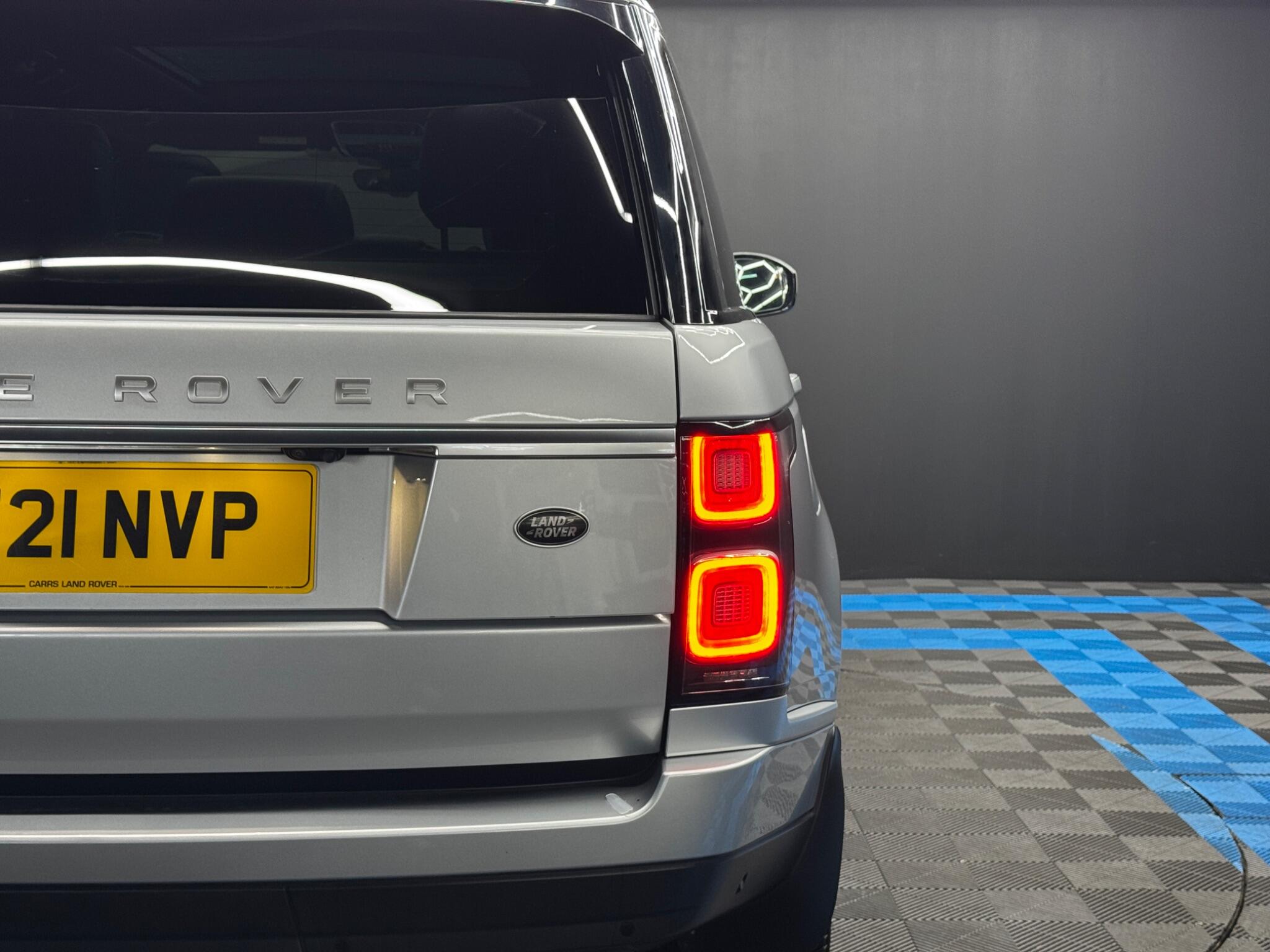 Land Rover Range Rover 3.0 SD V6 Vogue SE Auto 4WD Euro 6 (s/s) 5dr 5dr Automatic 2026