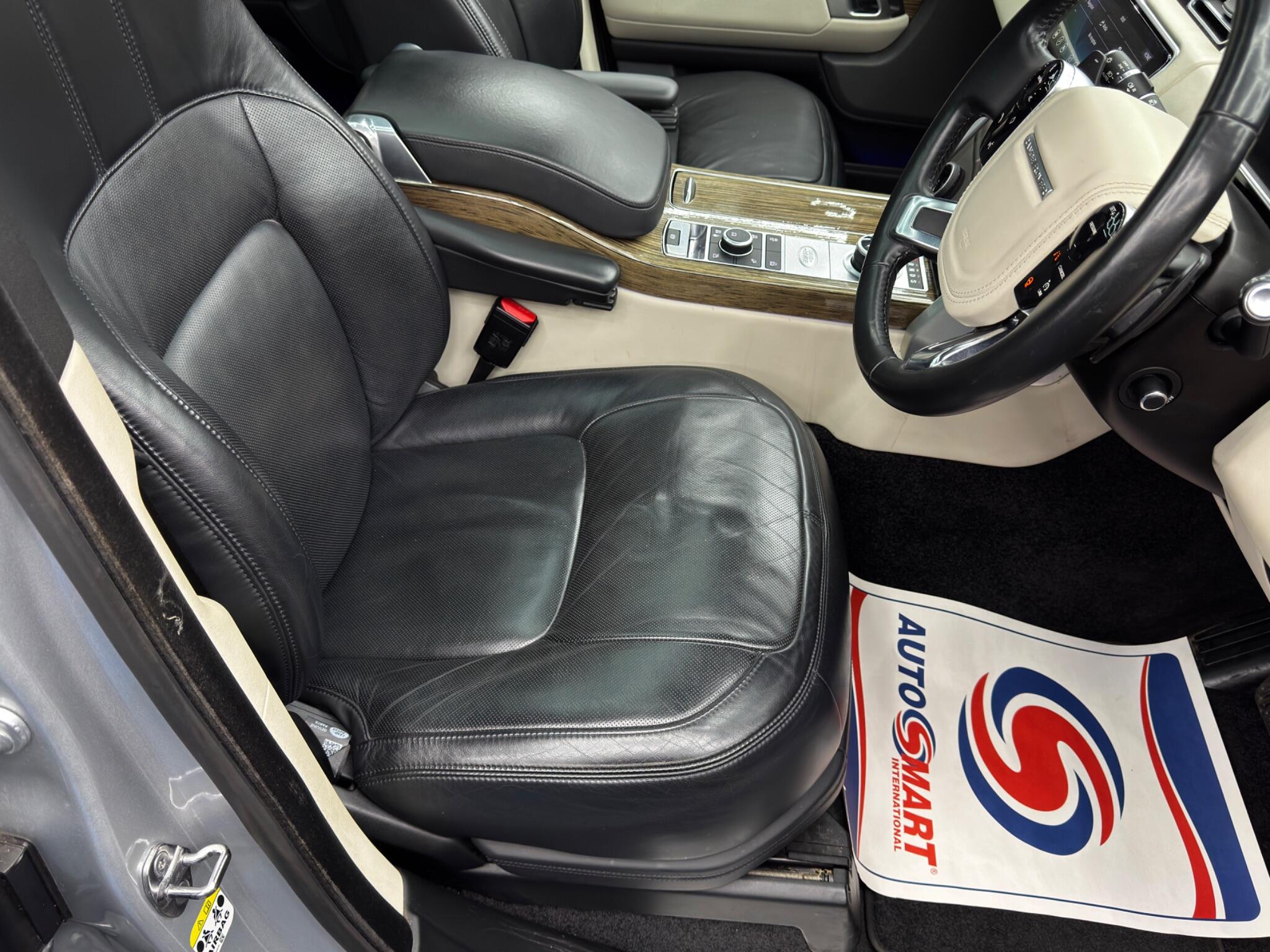 Land Rover Range Rover 3.0 SD V6 Vogue SE Auto 4WD Euro 6 (s/s) 5dr 5dr Automatic 2026