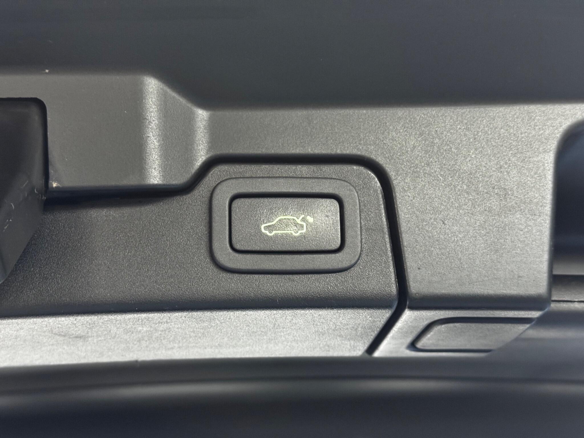 Land Rover Range Rover Evoque 2.0 TD4 Landmark Auto 4WD Euro 6 (s/s) 5dr 5dr Automatic 2025