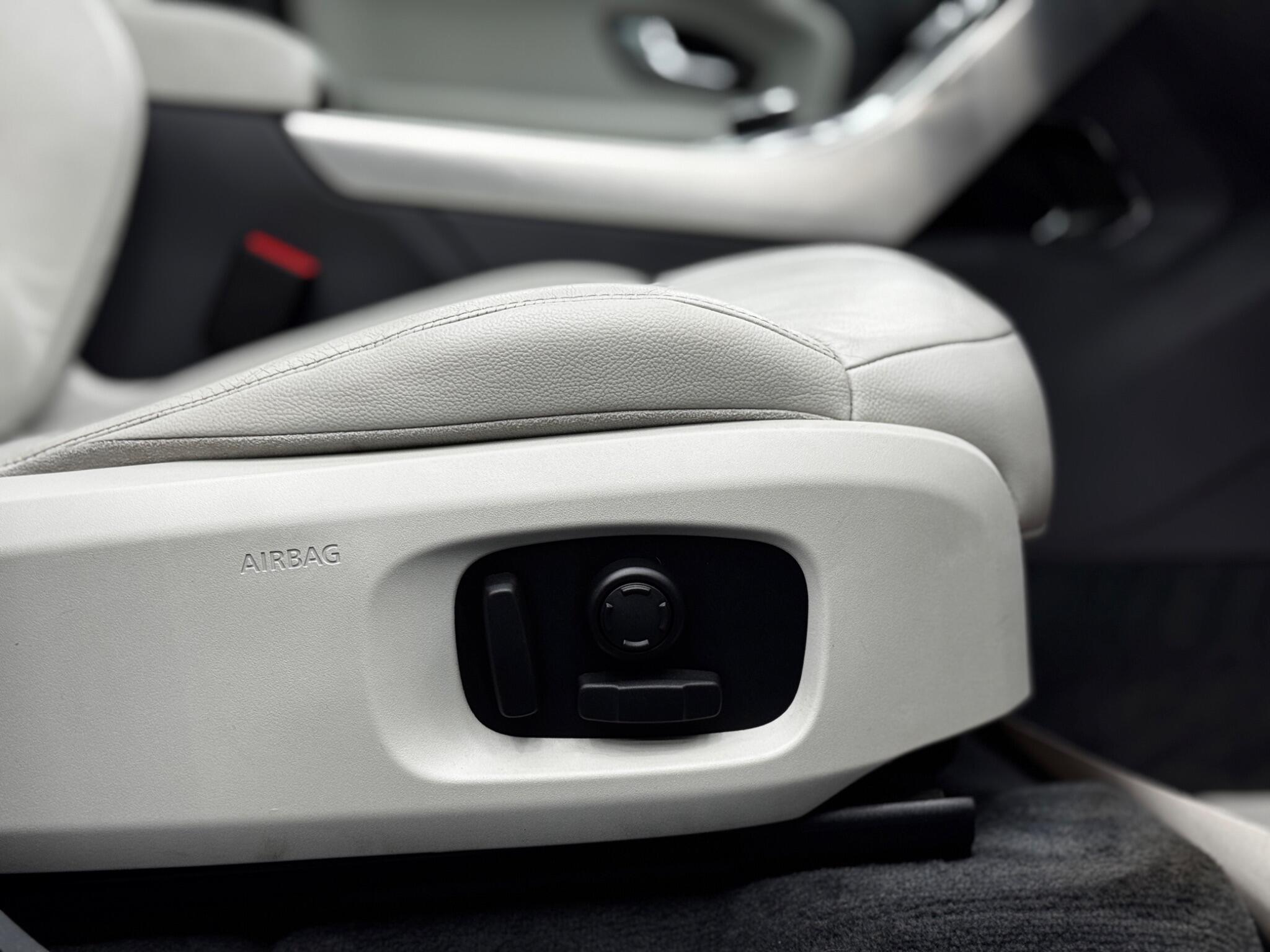 Land Rover Range Rover Evoque 2.0 TD4 SE Tech Auto 4WD Euro 6 (s/s) 5dr 5dr Automatic 2025