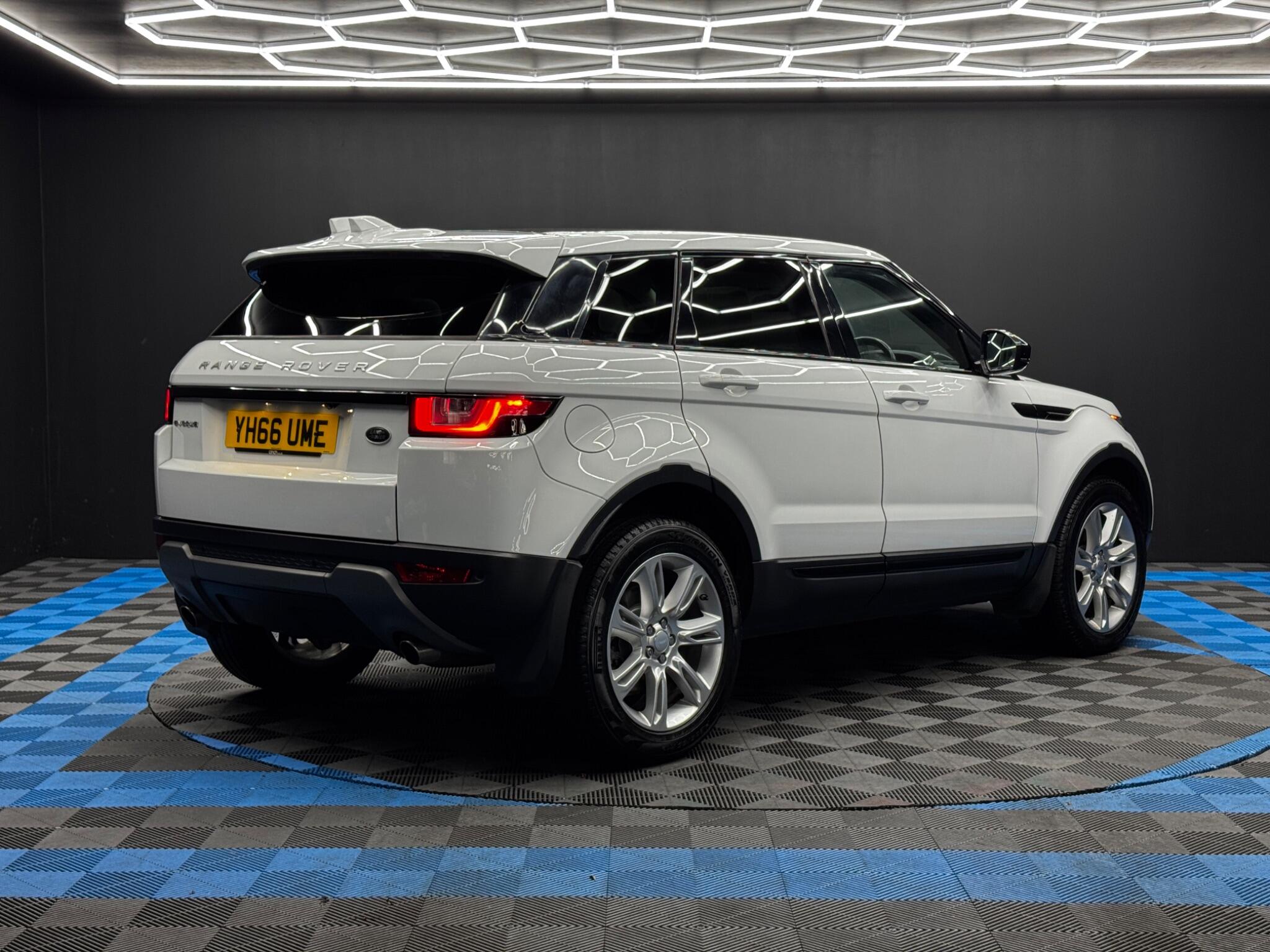 Land Rover Range Rover Evoque 2.0 TD4 SE Tech Auto 4WD Euro 6 (s/s) 5dr 5dr Automatic 2025
