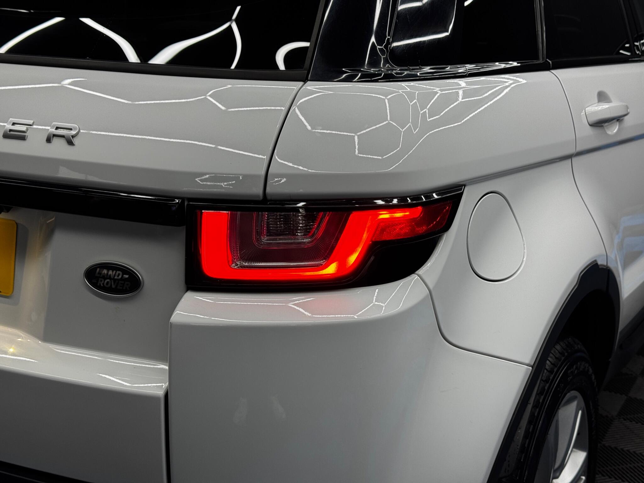 Land Rover Range Rover Evoque 2.0 TD4 SE Tech Auto 4WD Euro 6 (s/s) 5dr 5dr Automatic 2025