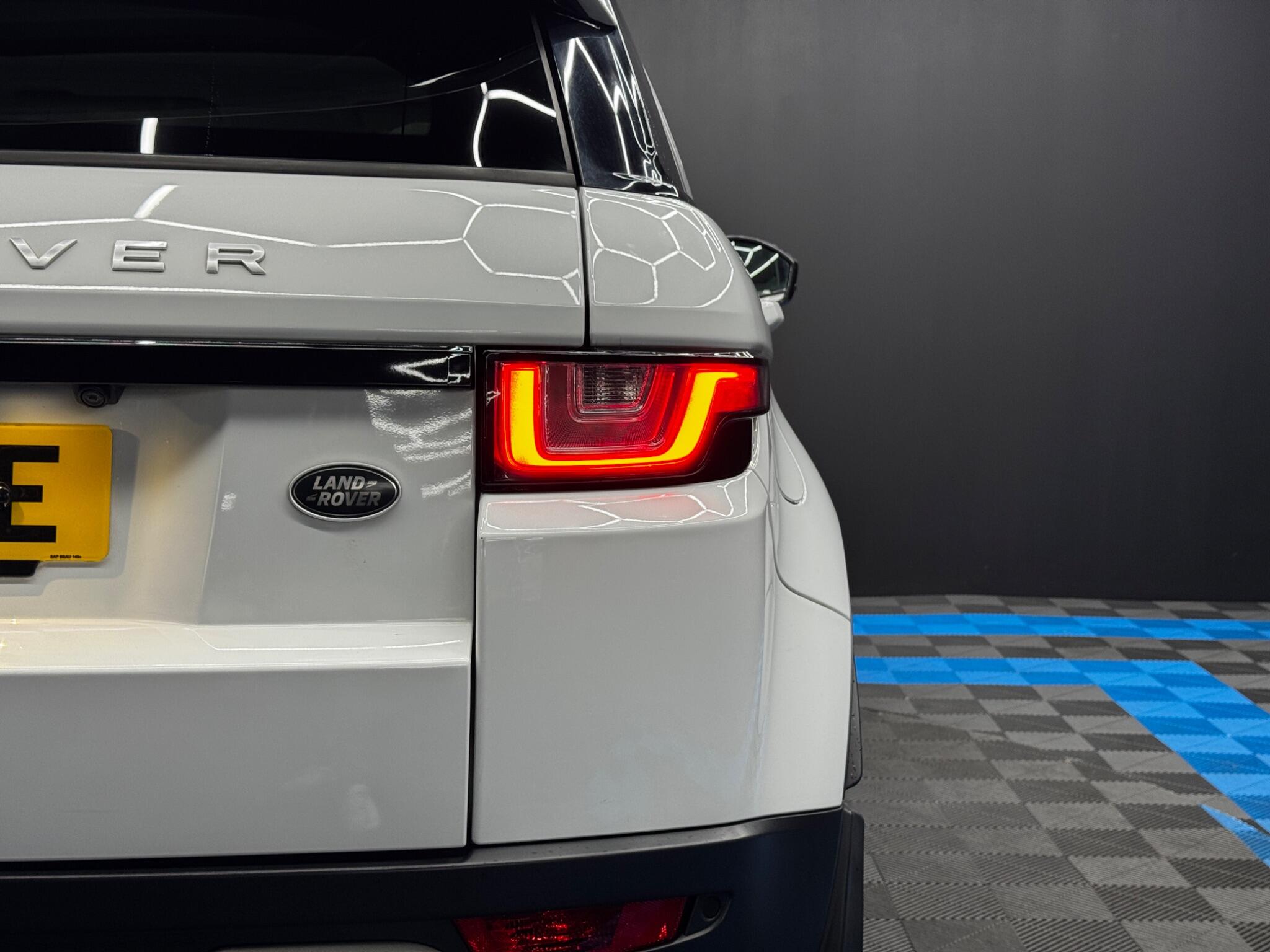 Land Rover Range Rover Evoque 2.0 TD4 SE Tech Auto 4WD Euro 6 (s/s) 5dr 5dr Automatic 2025