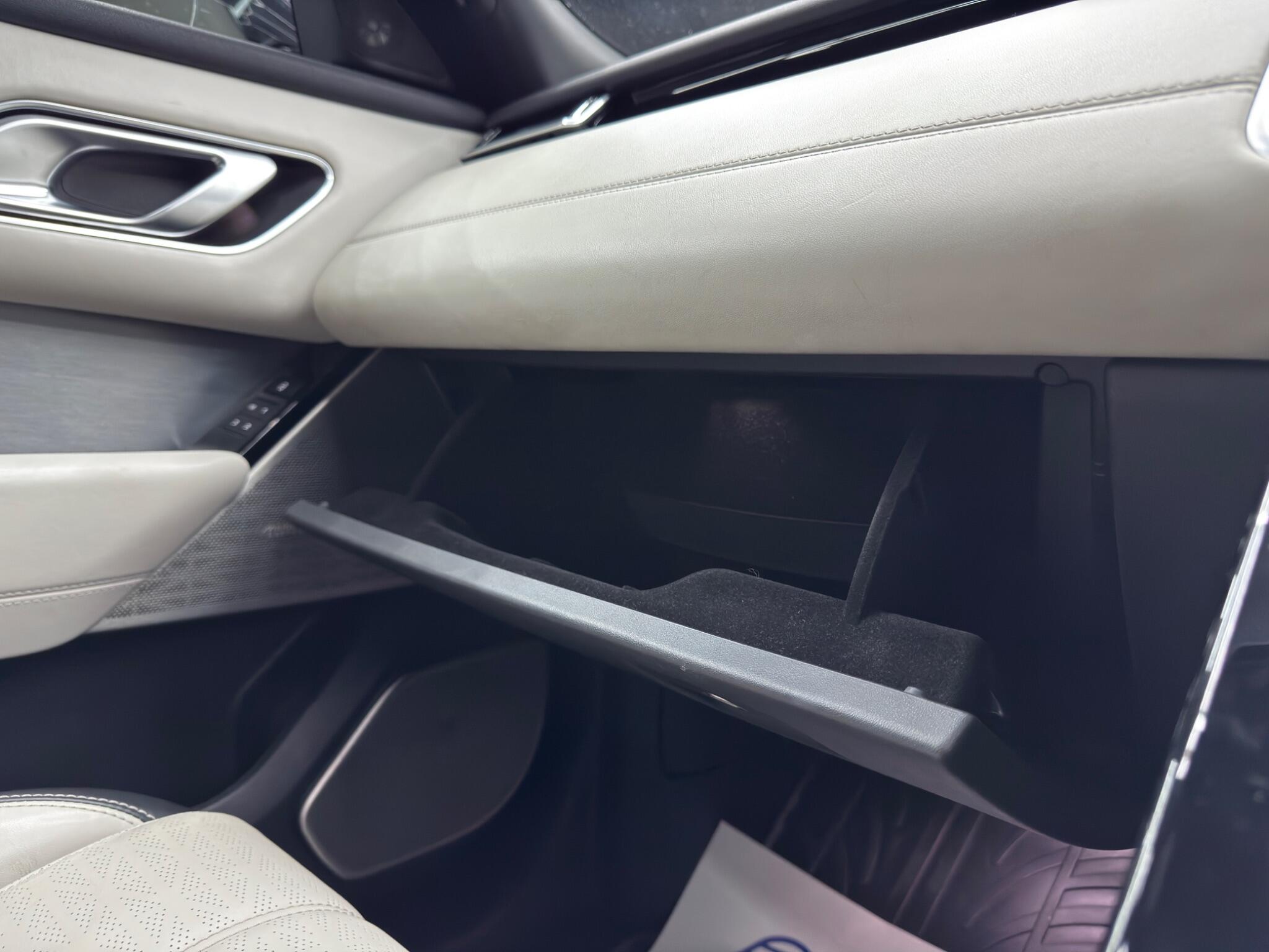 Land Rover Range Rover Velar 3.0 D300 R-Dynamic HSE Auto 4WD Euro 6 (s/s) 5dr 5dr Automatic 2026