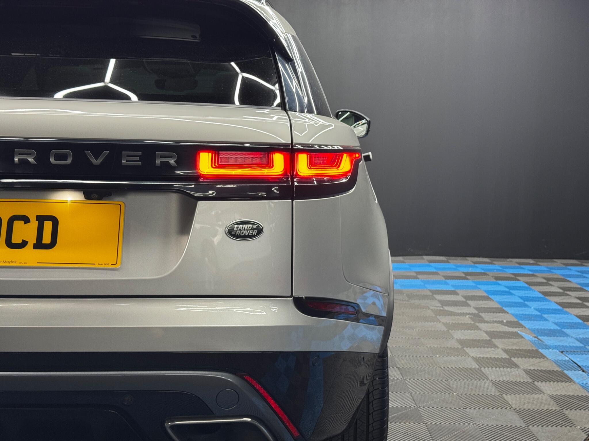 Land Rover Range Rover Velar 3.0 D300 R-Dynamic HSE Auto 4WD Euro 6 (s/s) 5dr 5dr Automatic 2026