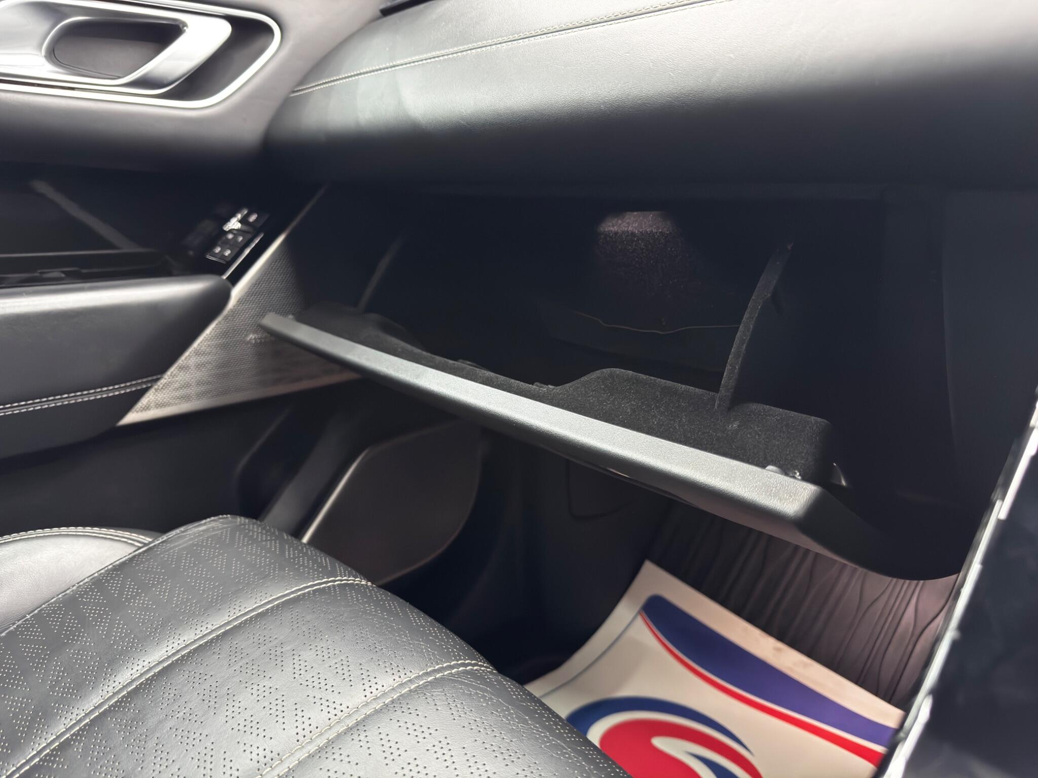 Land Rover Range Rover Velar 3.0 SD6 V6 R-Dynamic HSE Auto 4WD Euro 6 (s/s) 5dr 5dr Automatic 2025