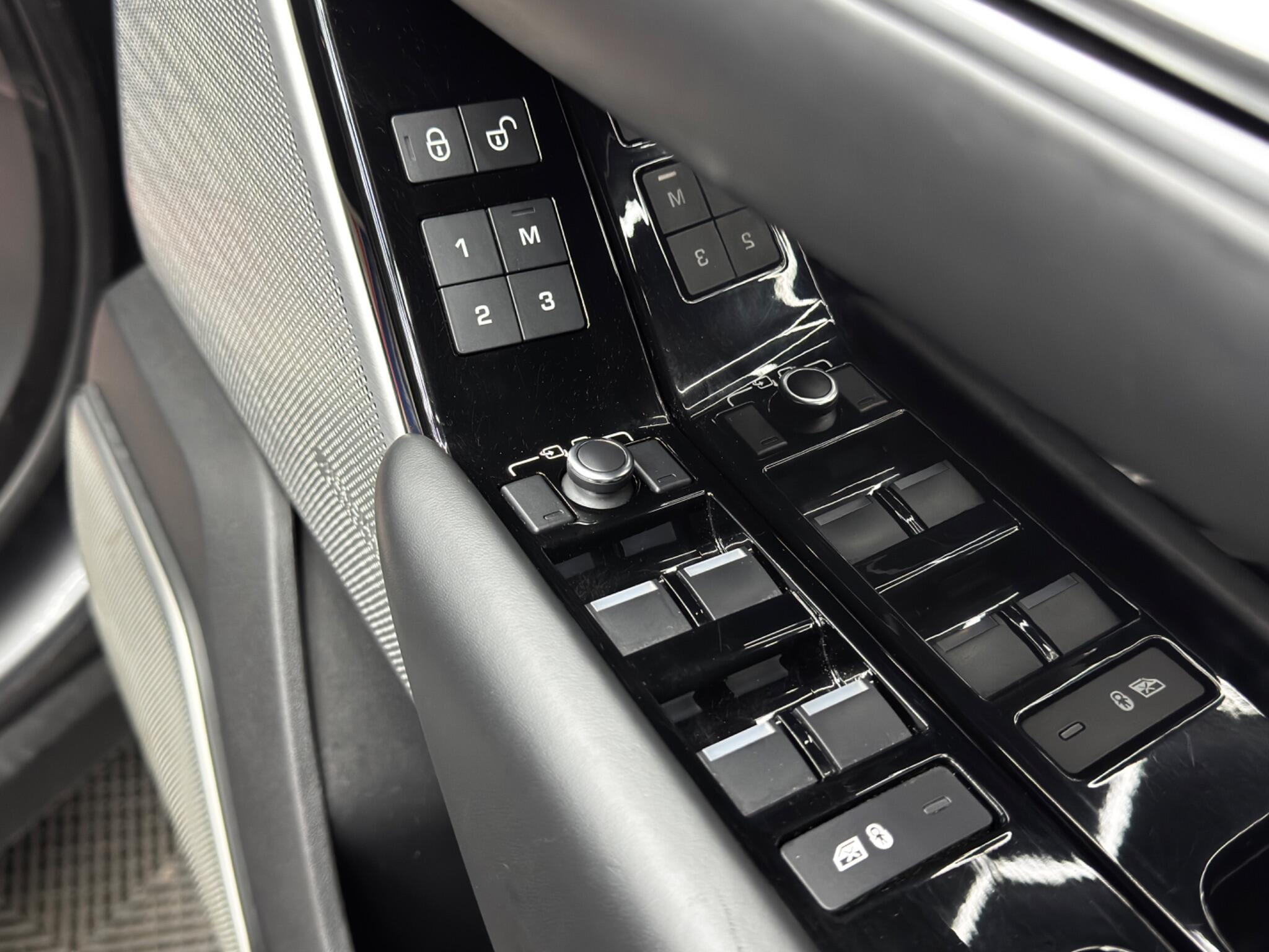 Land Rover Range Rover Velar 3.0 SD6 V6 R-Dynamic HSE Auto 4WD Euro 6 (s/s) 5dr 5dr Automatic 2025