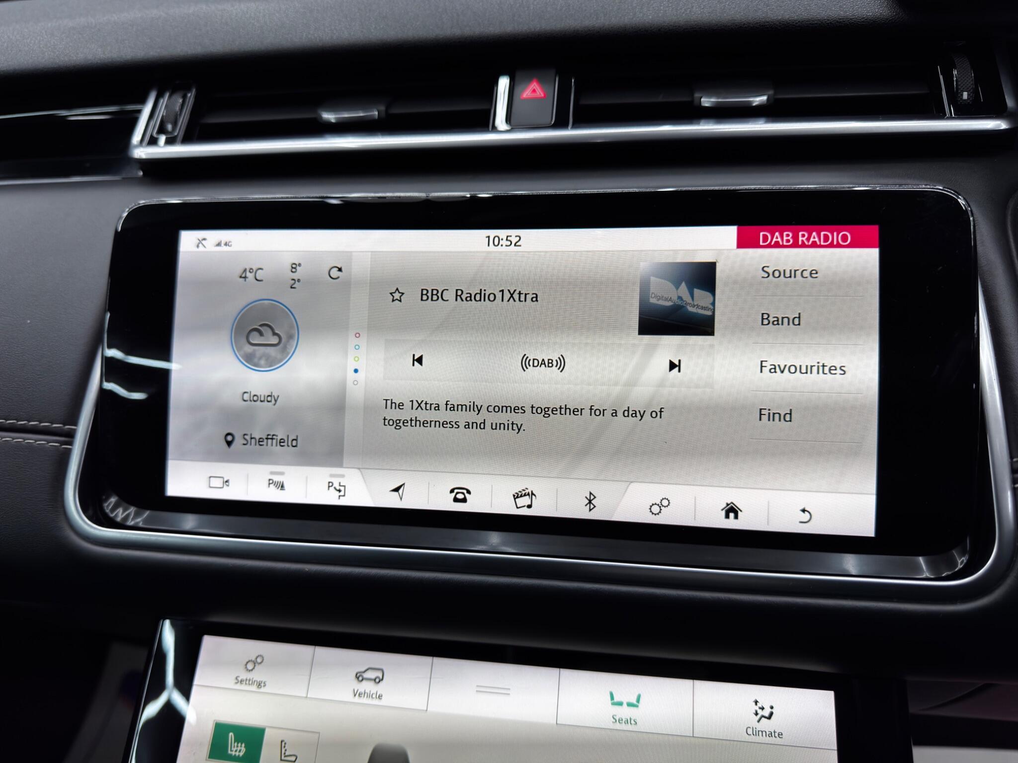 Land Rover Range Rover Velar 3.0 SD6 V6 R-Dynamic HSE Auto 4WD Euro 6 (s/s) 5dr 5dr Automatic 2025