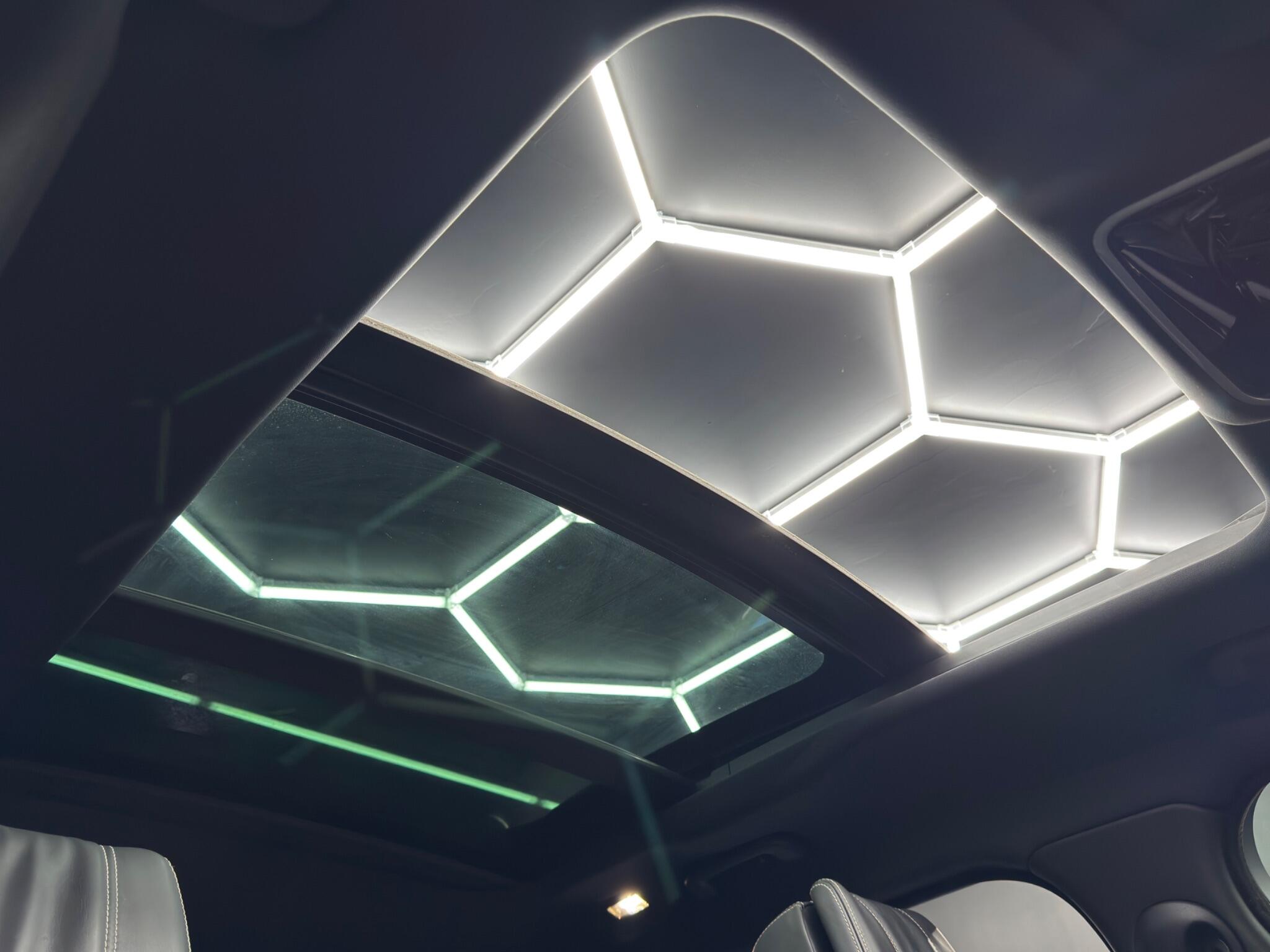 Land Rover Range Rover Velar 3.0 SD6 V6 R-Dynamic HSE Auto 4WD Euro 6 (s/s) 5dr 5dr Automatic 2025