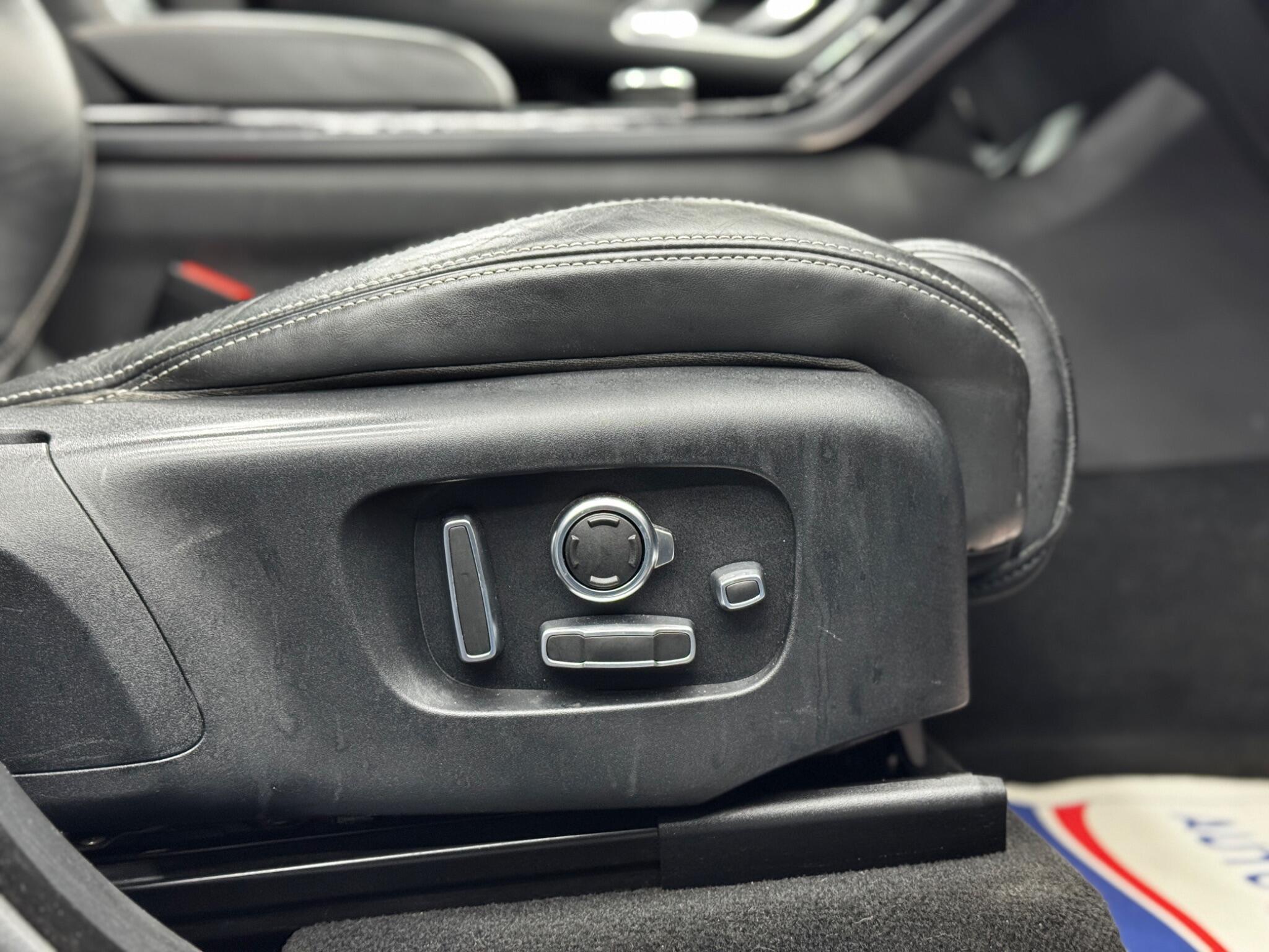 Land Rover Range Rover Velar 3.0 SD6 V6 R-Dynamic HSE Auto 4WD Euro 6 (s/s) 5dr 5dr Automatic 2025