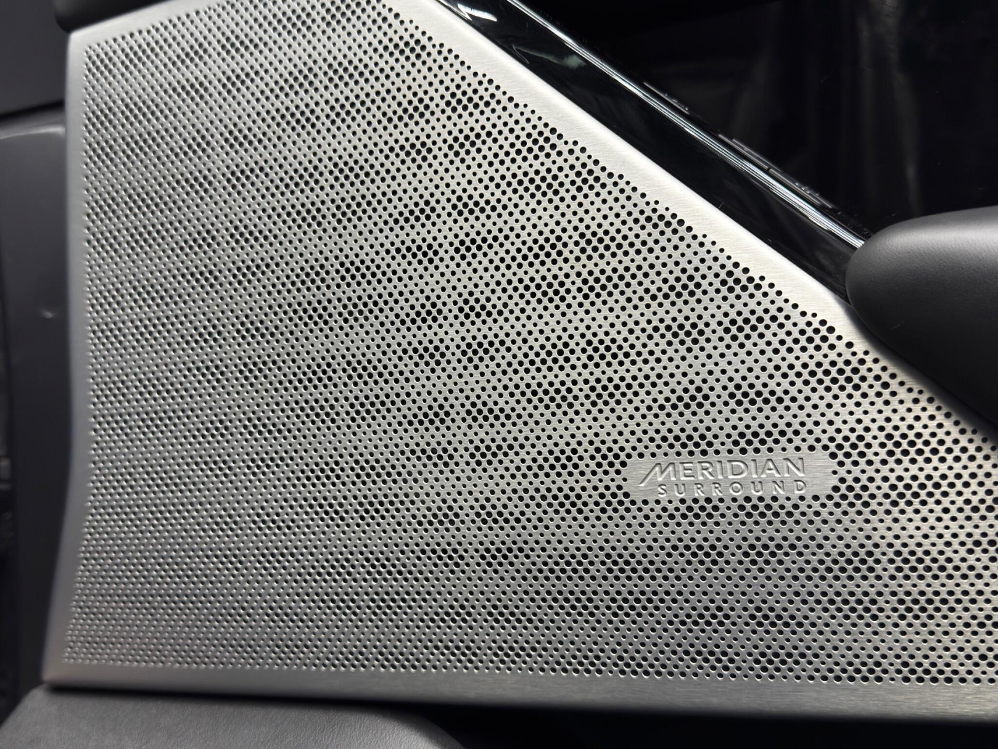 Land Rover Range Rover Velar 3.0 SD6 V6 R-Dynamic HSE Auto 4WD Euro 6 (s/s) 5dr 5dr Automatic 2025