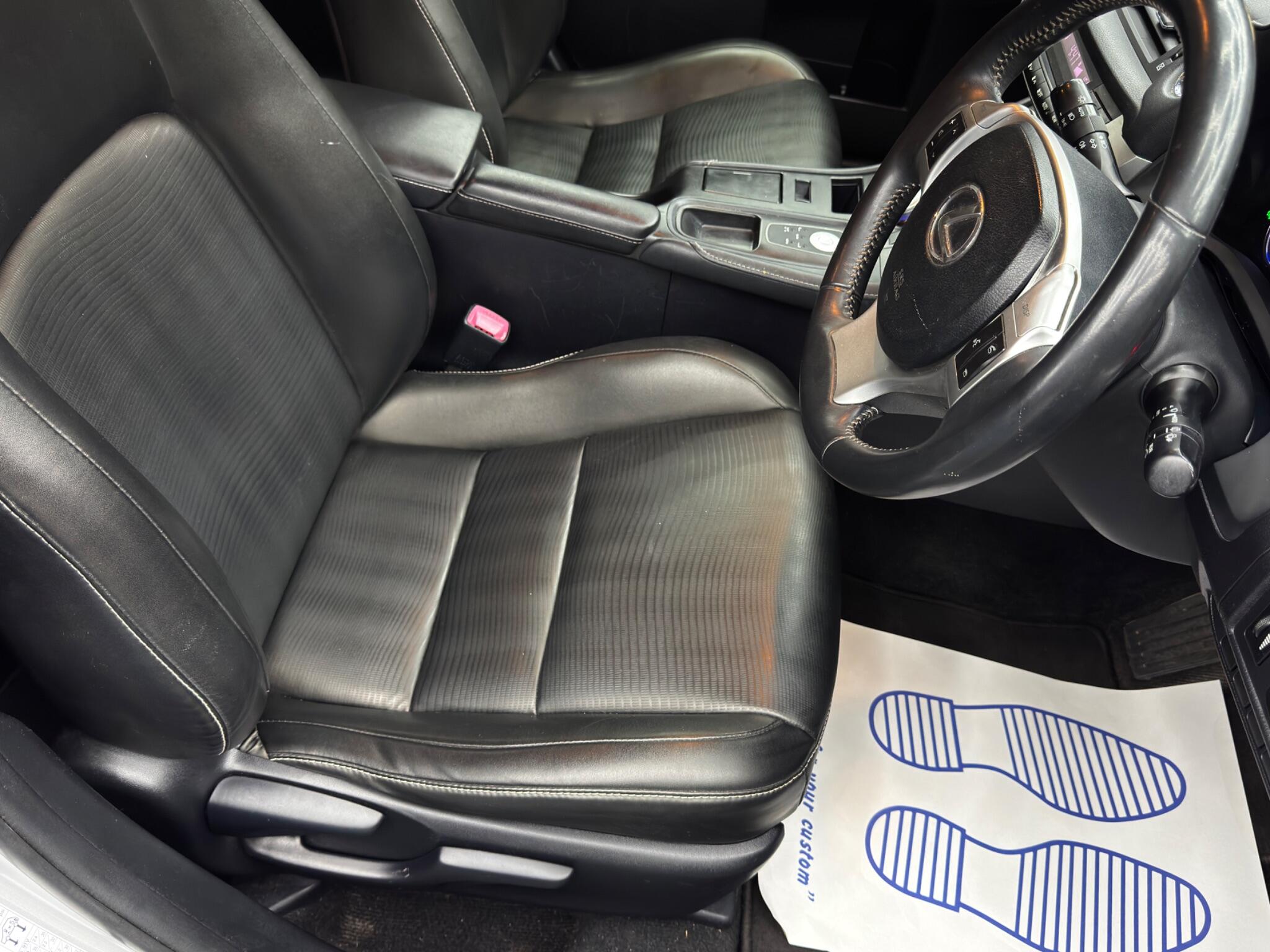 Lexus CT 1.8 200h Advance CVT Euro 5 (s/s) 5dr 5dr Automatic 2026