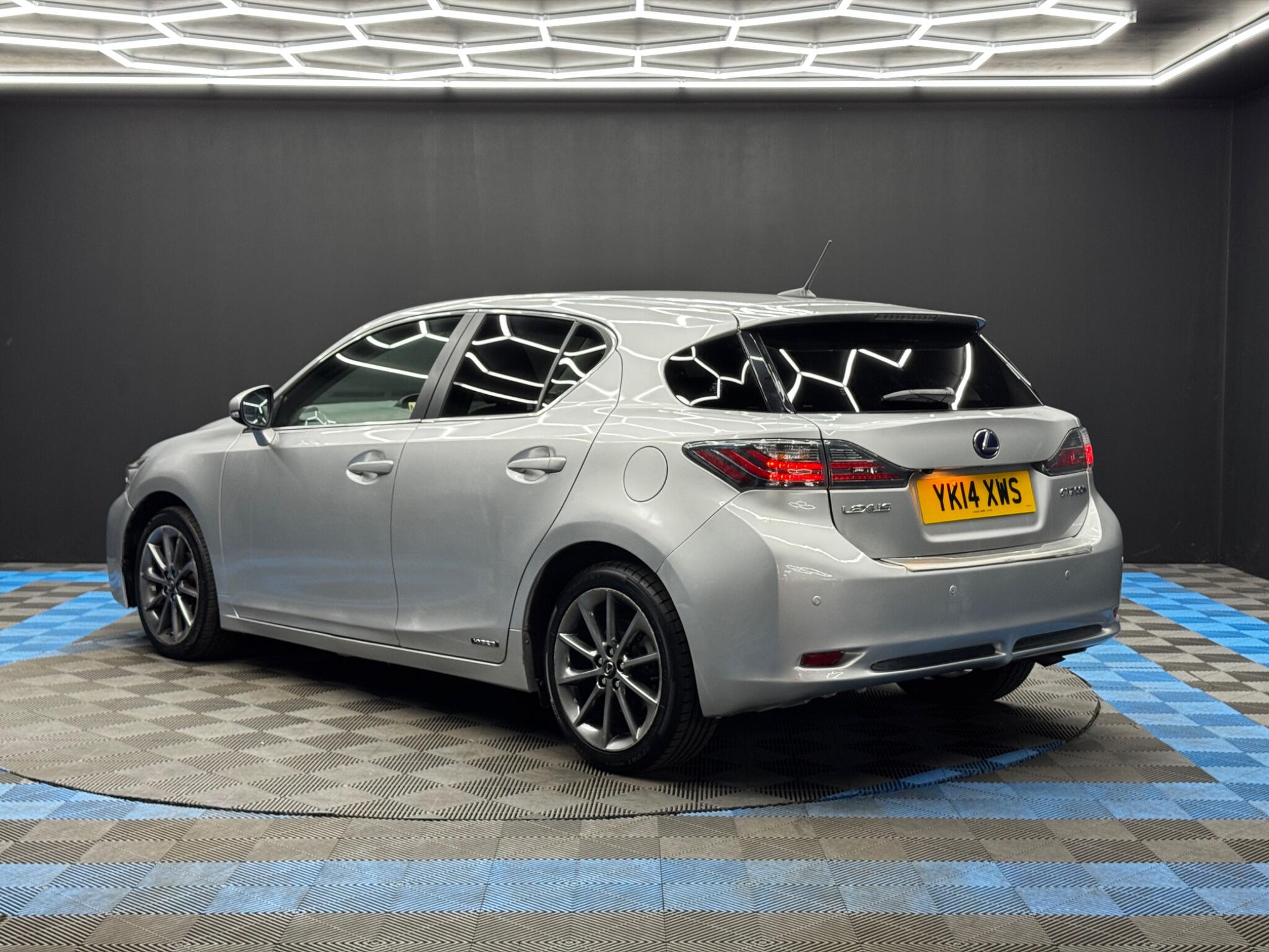 Lexus CT 1.8 200h Advance CVT Euro 5 (s/s) 5dr 5dr Automatic 2026