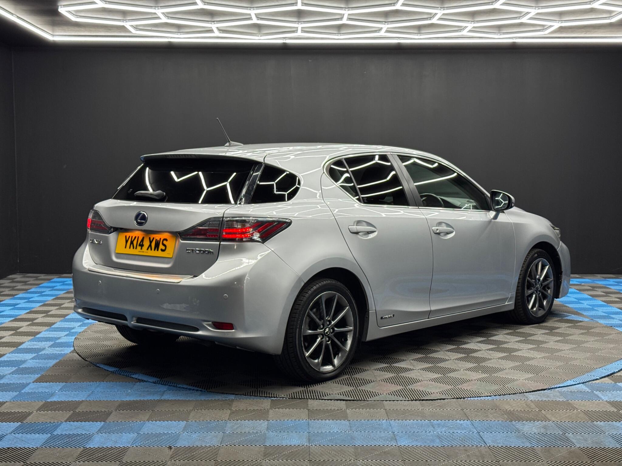 Lexus CT 1.8 200h Advance CVT Euro 5 (s/s) 5dr 5dr Automatic 2026