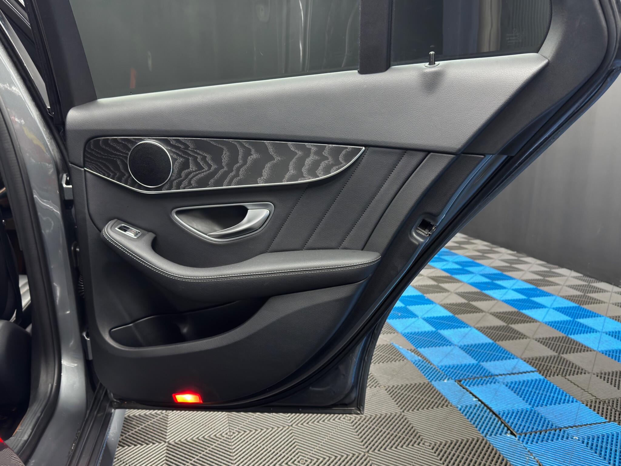 Mercedes-Benz C Class 2.0 C300de 13.5kWh AMG Line Edition (Premium) G-Tronic+ Euro 6 (s/s) 5dr 5dr Automatic 2026