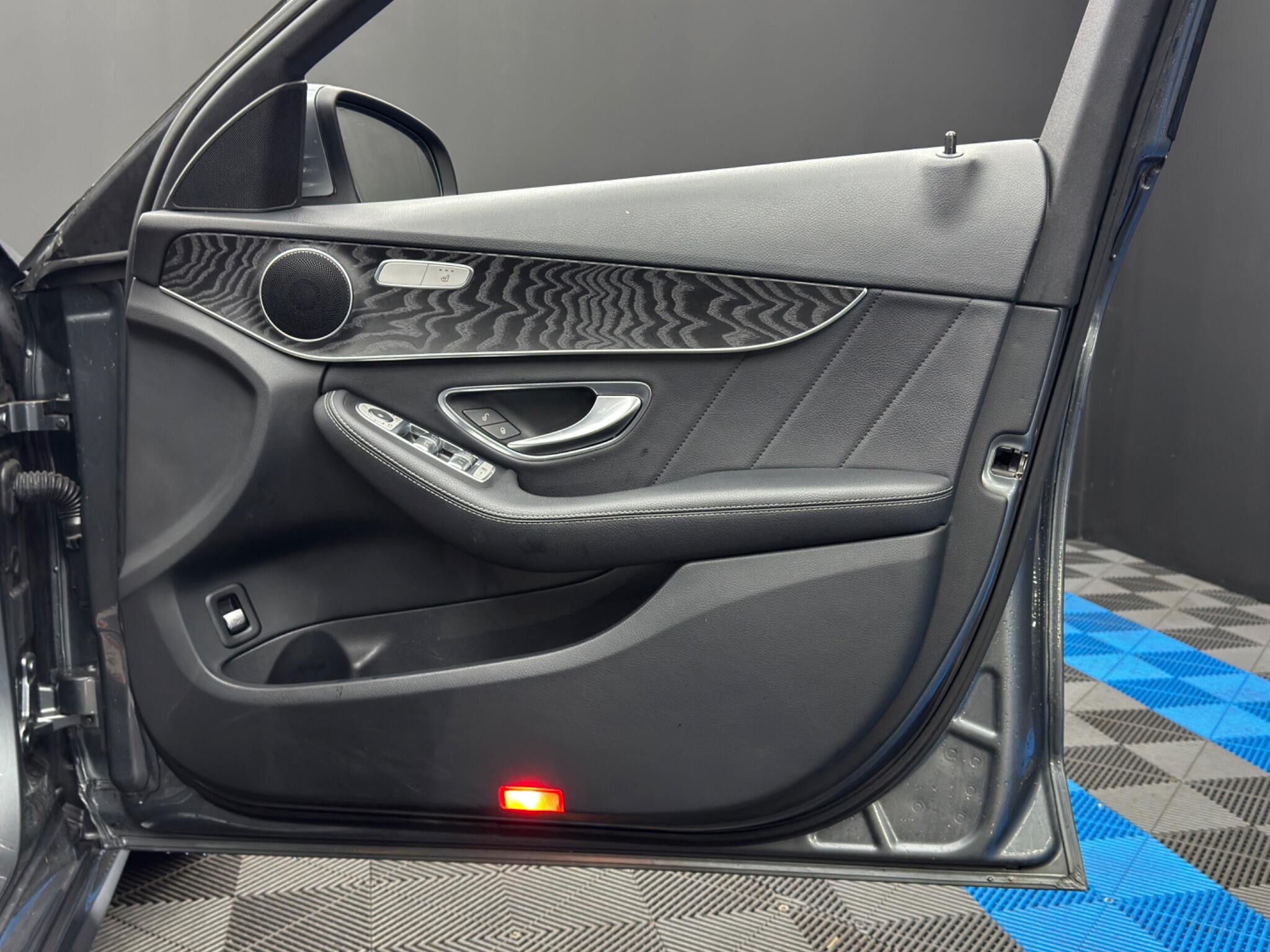 Mercedes-Benz C Class 2.0 C300de 13.5kWh AMG Line Edition (Premium) G-Tronic+ Euro 6 (s/s) 5dr 5dr Automatic 2026