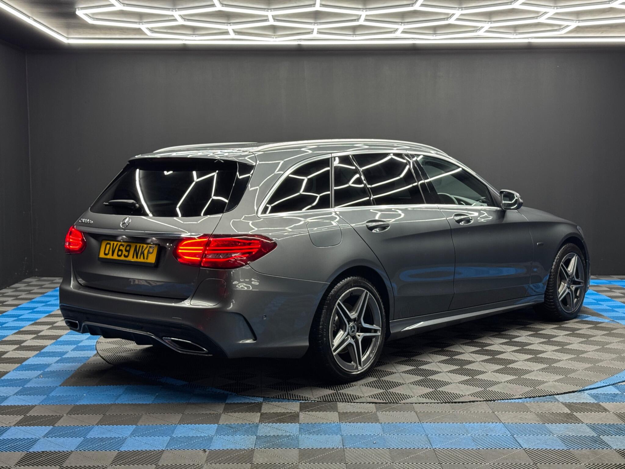 Mercedes-Benz C Class 2.0 C300de 13.5kWh AMG Line Edition (Premium) G-Tronic+ Euro 6 (s/s) 5dr 5dr Automatic 2026