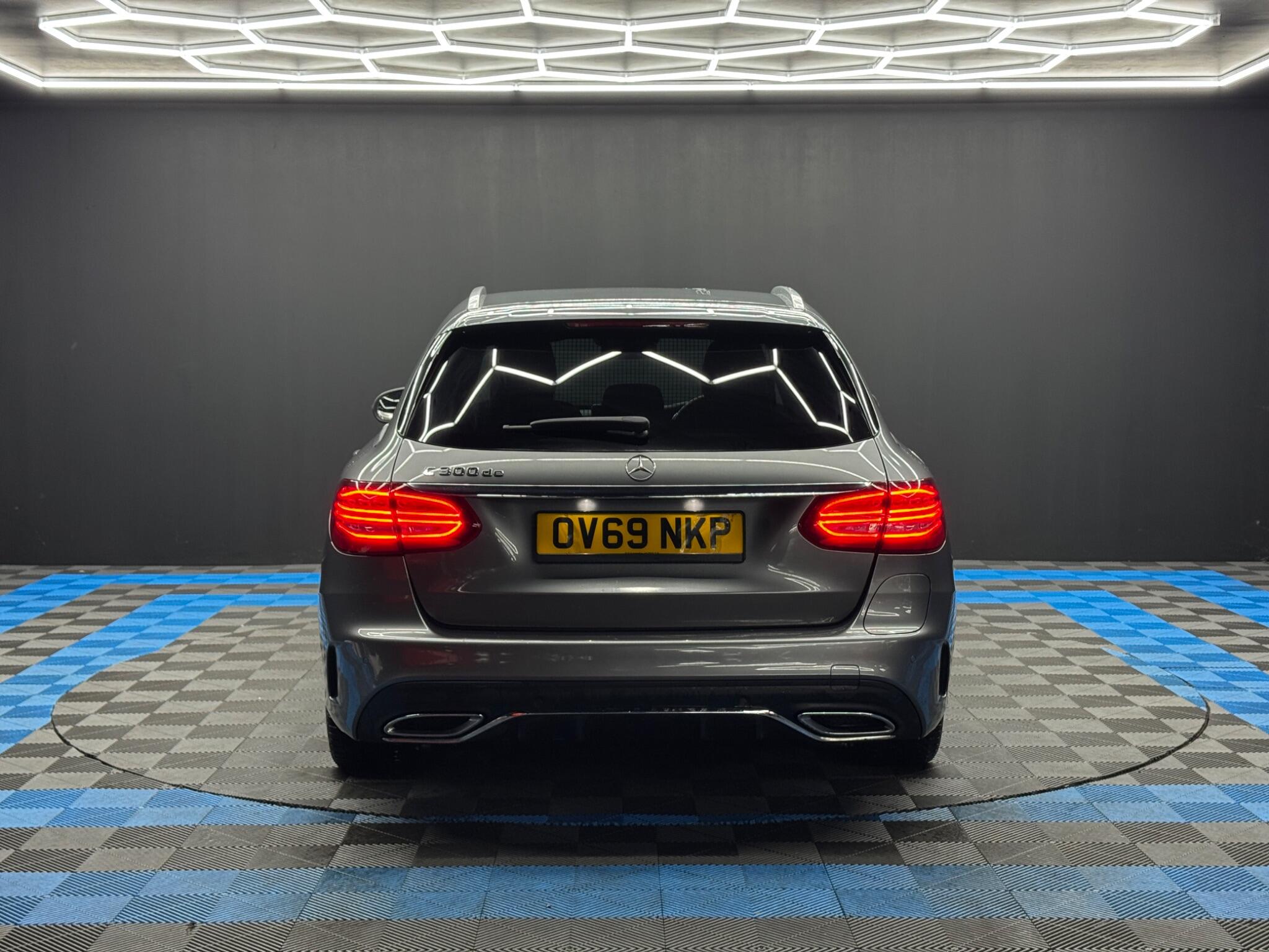 Mercedes-Benz C Class 2.0 C300de 13.5kWh AMG Line Edition (Premium) G-Tronic+ Euro 6 (s/s) 5dr 5dr Automatic 2026