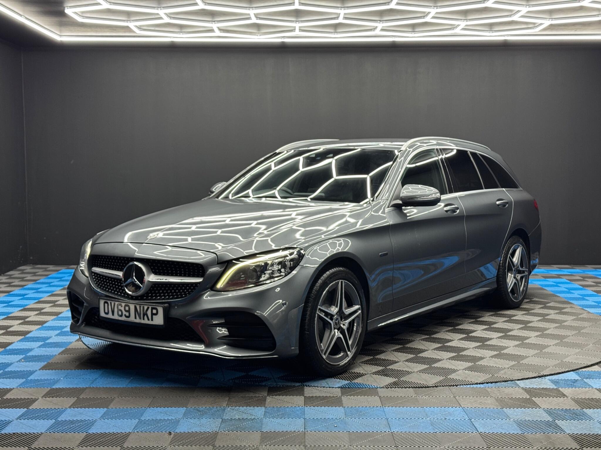 Mercedes-Benz C Class 2.0 C300de 13.5kWh AMG Line Edition (Premium) G-Tronic+ Euro 6 (s/s) 5dr 5dr Automatic 2026