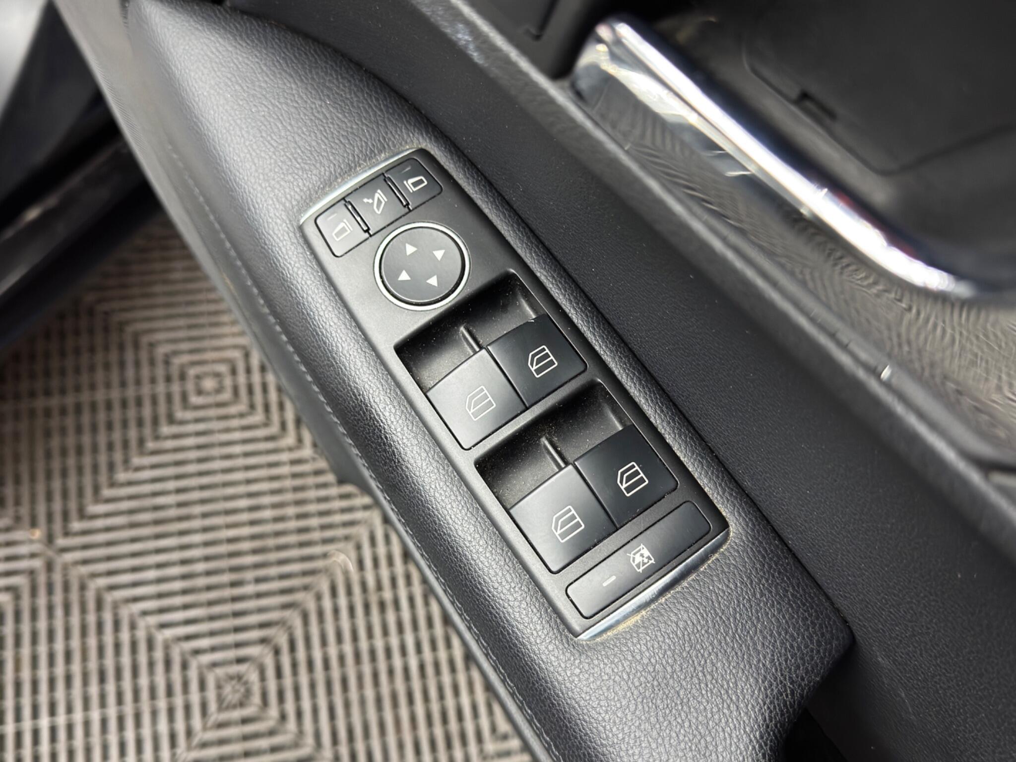 Mercedes-Benz E Class 2.1 E250 CDI BlueEfficiency Sport Cabriolet Tiptronic Euro 5 2dr 2dr Automatic 2026