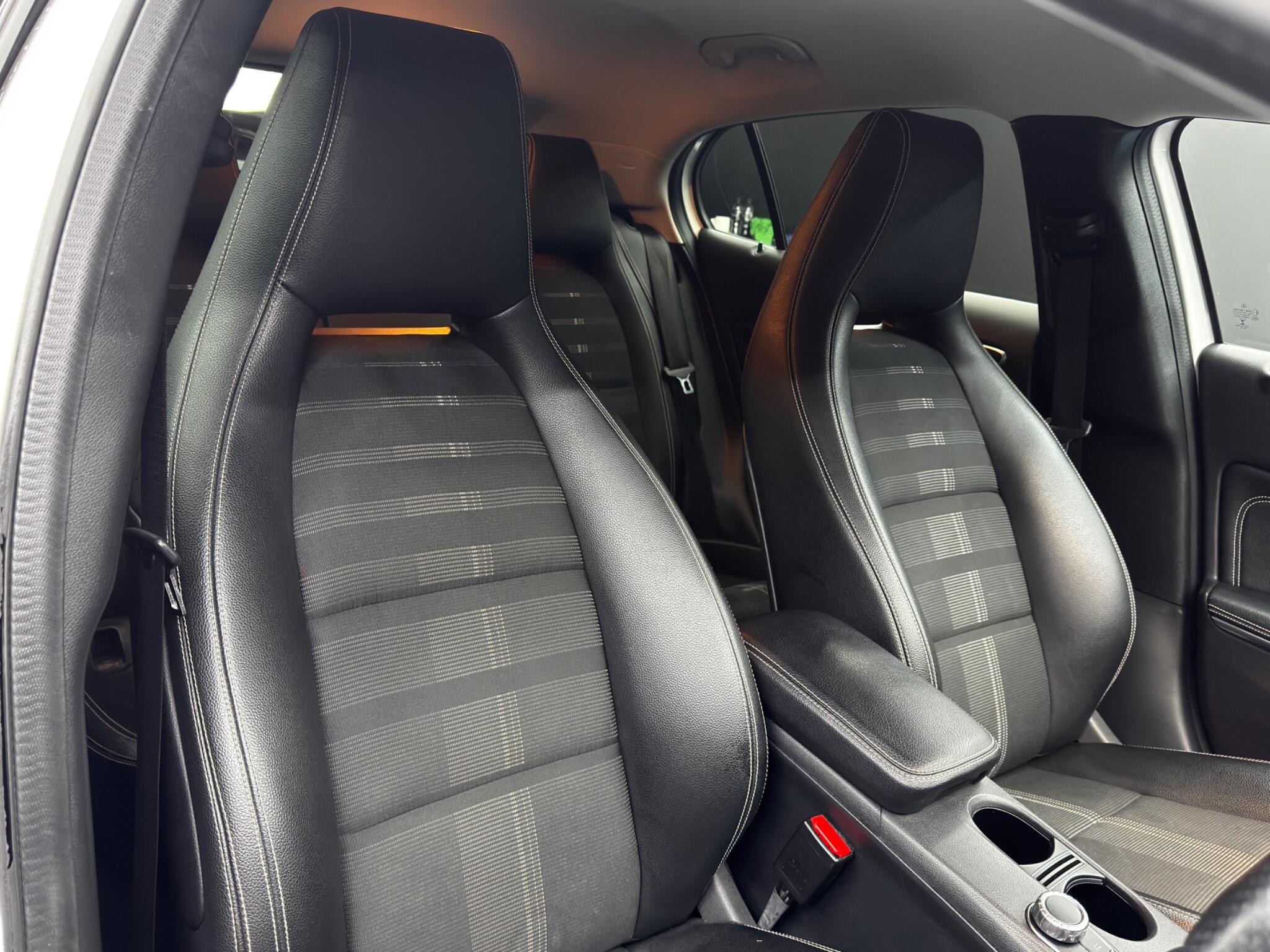 Mercedes-Benz GLA 1.6 GLA180 Urban Edition 7G-DCT Euro 6 (s/s) 5dr 5dr Automatic 2025