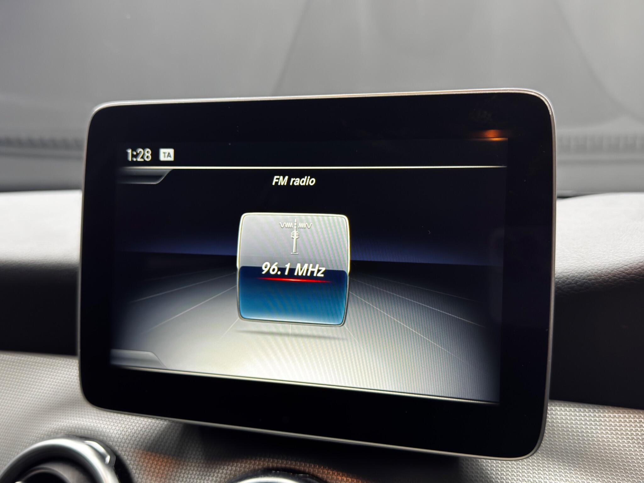 Mercedes-Benz GLA 1.6 GLA180 Urban Edition 7G-DCT Euro 6 (s/s) 5dr 5dr Automatic 2025