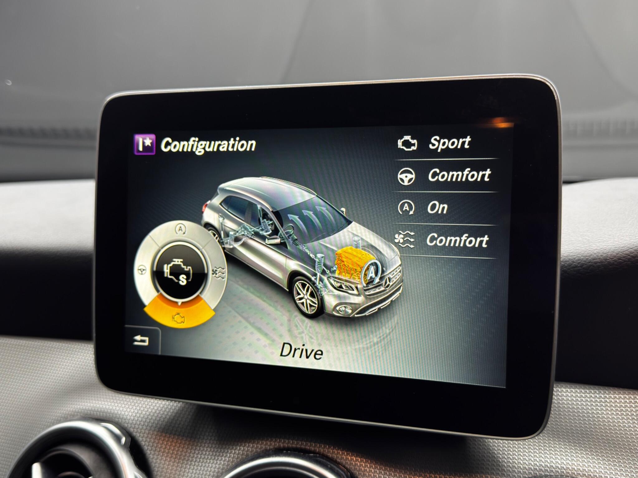 Mercedes-Benz GLA 1.6 GLA180 Urban Edition 7G-DCT Euro 6 (s/s) 5dr 5dr Automatic 2025