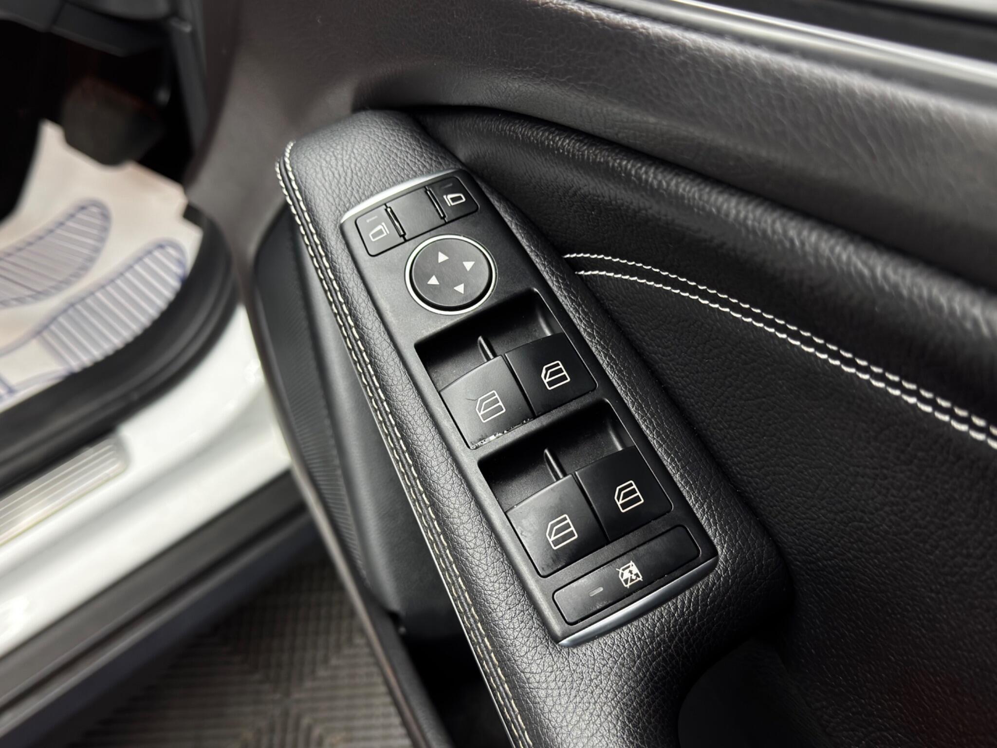 Mercedes-Benz GLA 1.6 GLA180 Urban Edition 7G-DCT Euro 6 (s/s) 5dr 5dr Automatic 2025