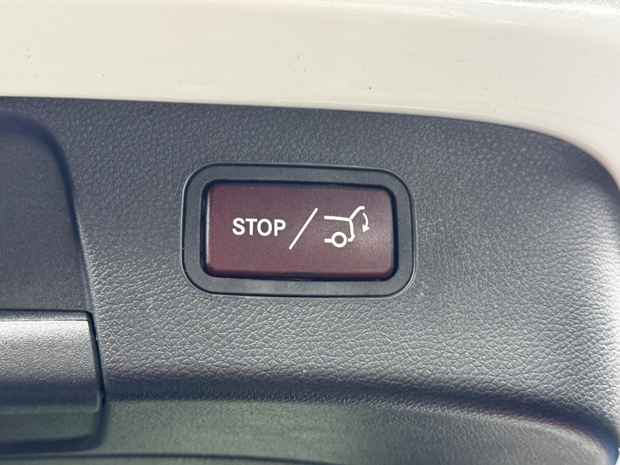 Mercedes-Benz GLA 2.1 GLA200d AMG Line (Premium) 7G-DCT Euro 6 (s/s) 5dr 5dr Automatic 2025