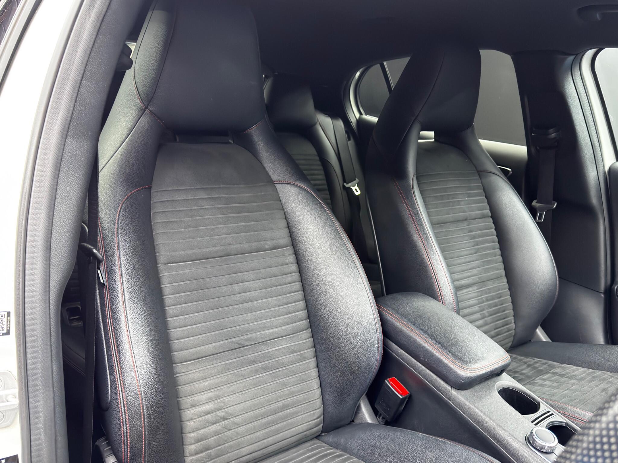 Mercedes-Benz GLA 2.1 GLA200d AMG Line (Premium) 7G-DCT Euro 6 (s/s) 5dr 5dr Automatic 2025