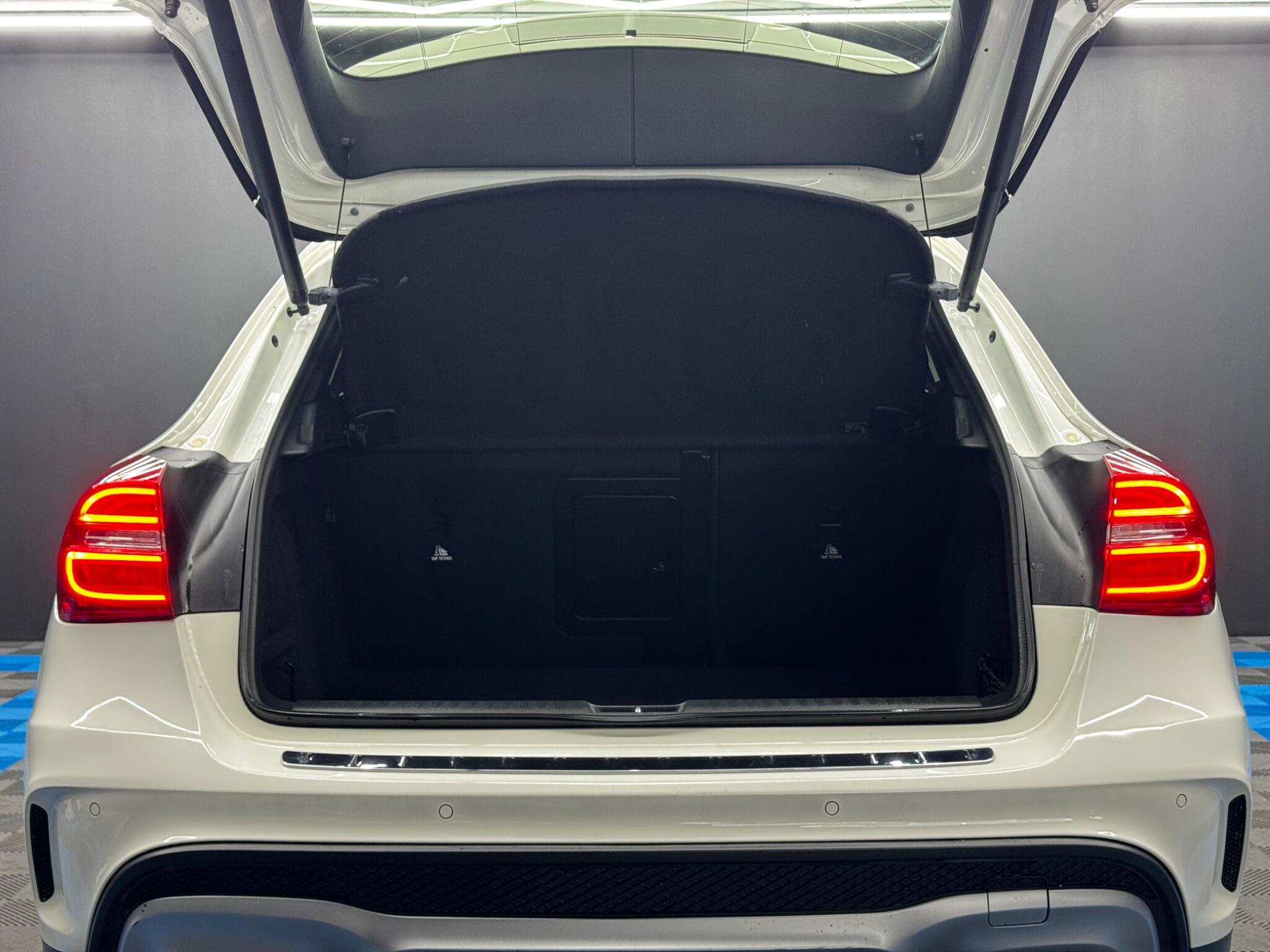 Mercedes-Benz GLA 2.1 GLA200d AMG Line (Premium) 7G-DCT Euro 6 (s/s) 5dr 5dr Automatic 2025