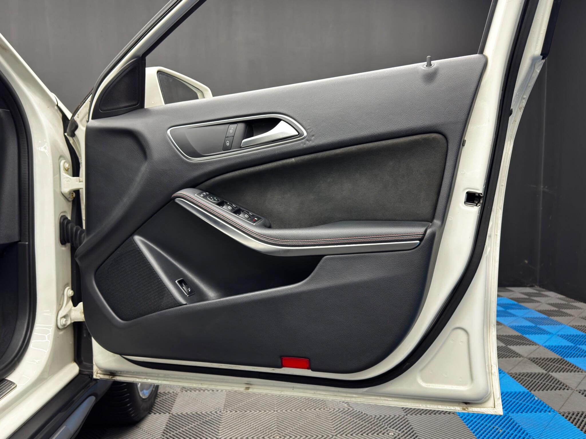 Mercedes-Benz GLA 2.1 GLA200d AMG Line (Premium) 7G-DCT Euro 6 (s/s) 5dr 5dr Automatic 2025