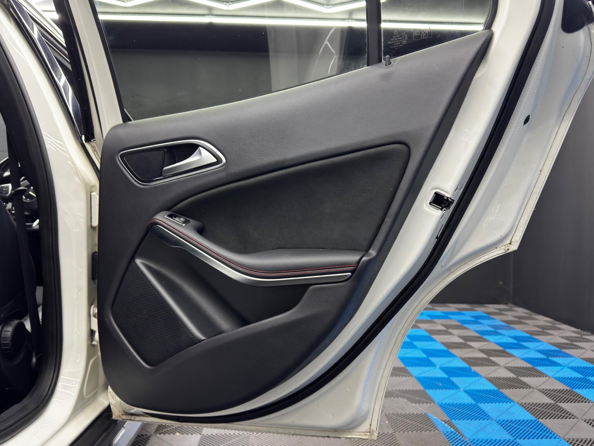 Mercedes-Benz GLA 2.1 GLA200d AMG Line (Premium) 7G-DCT Euro 6 (s/s) 5dr 5dr Automatic 2025