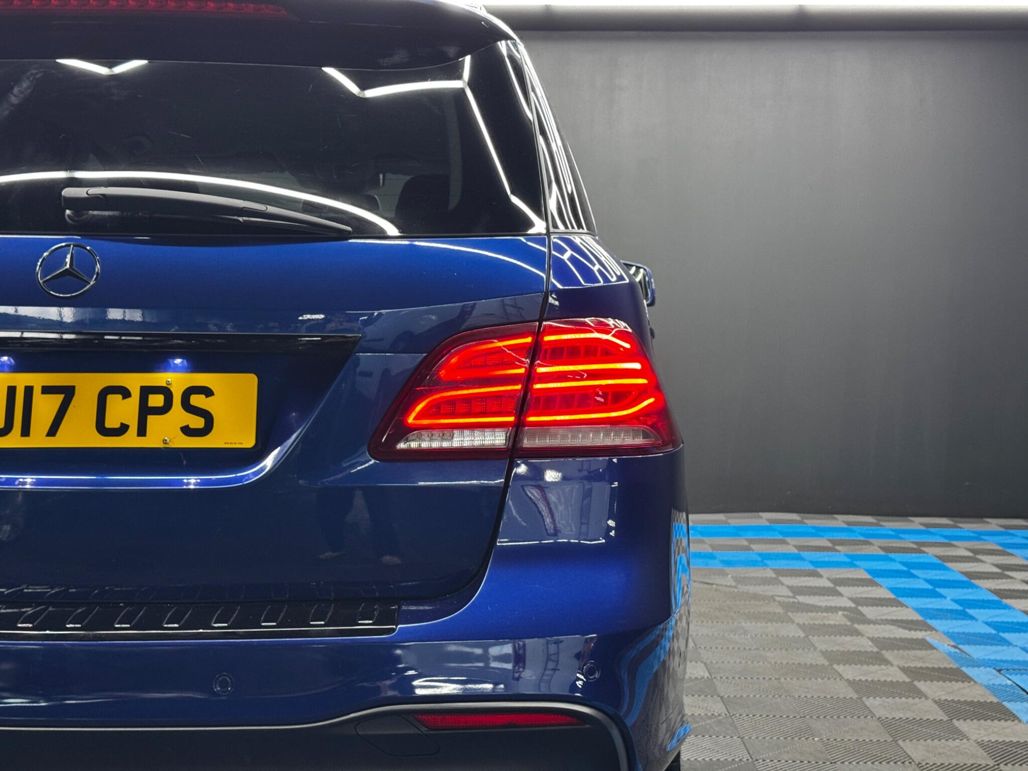 Mercedes-Benz GLE 3.0 GLE350d V6 AMG Line (Premium) SUV 5dr Diesel G-Tronic 4MATIC Euro 6 (s/s) (258 ps) 5dr Automatic 2025