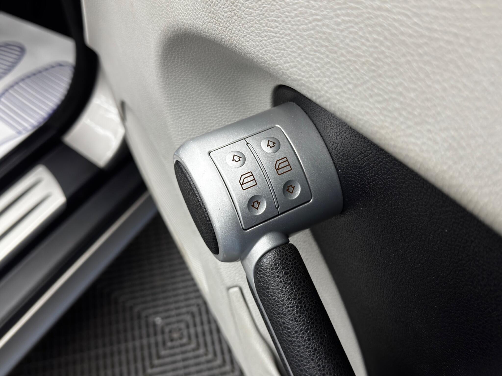 Mercedes-Benz SLK 3.0 SLK280 7G-Tronic 2dr 2dr Automatic 2025